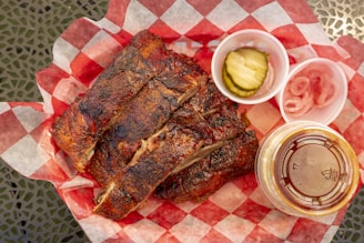 Barbecue ribs with pickles and sauce