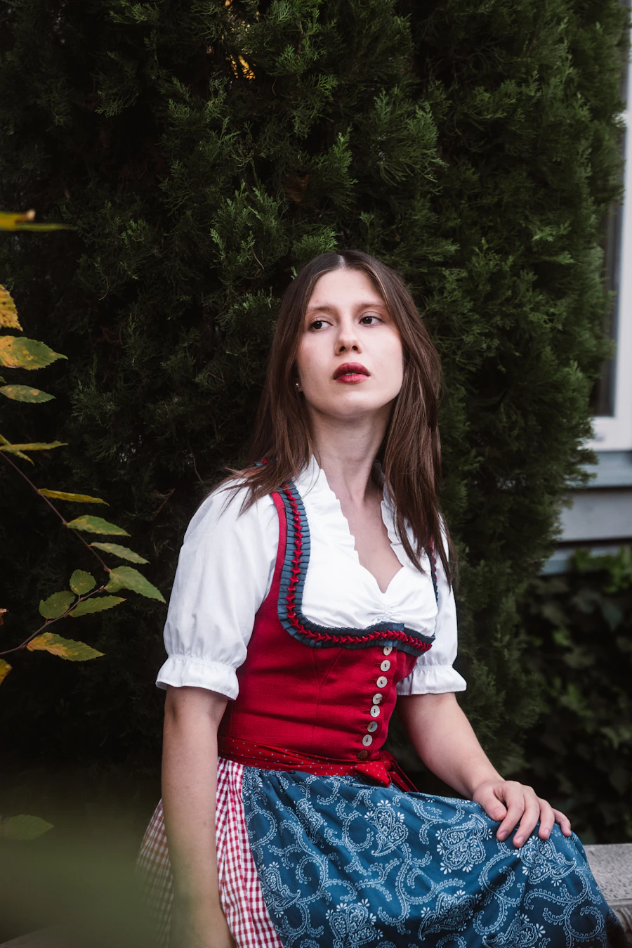 Frau in bayerischer Tracht