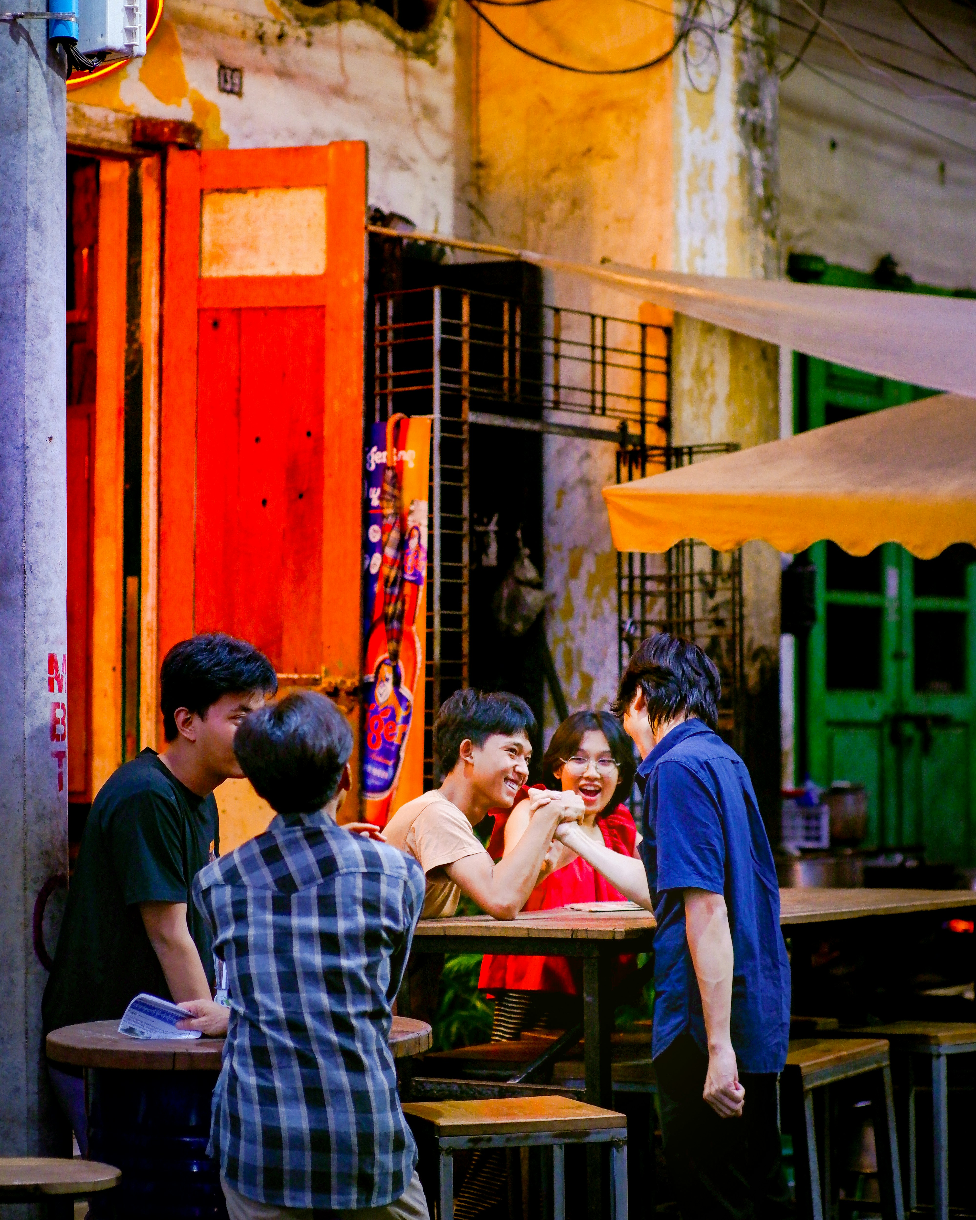 Le bras de fer sportif : histoire, origine et règles