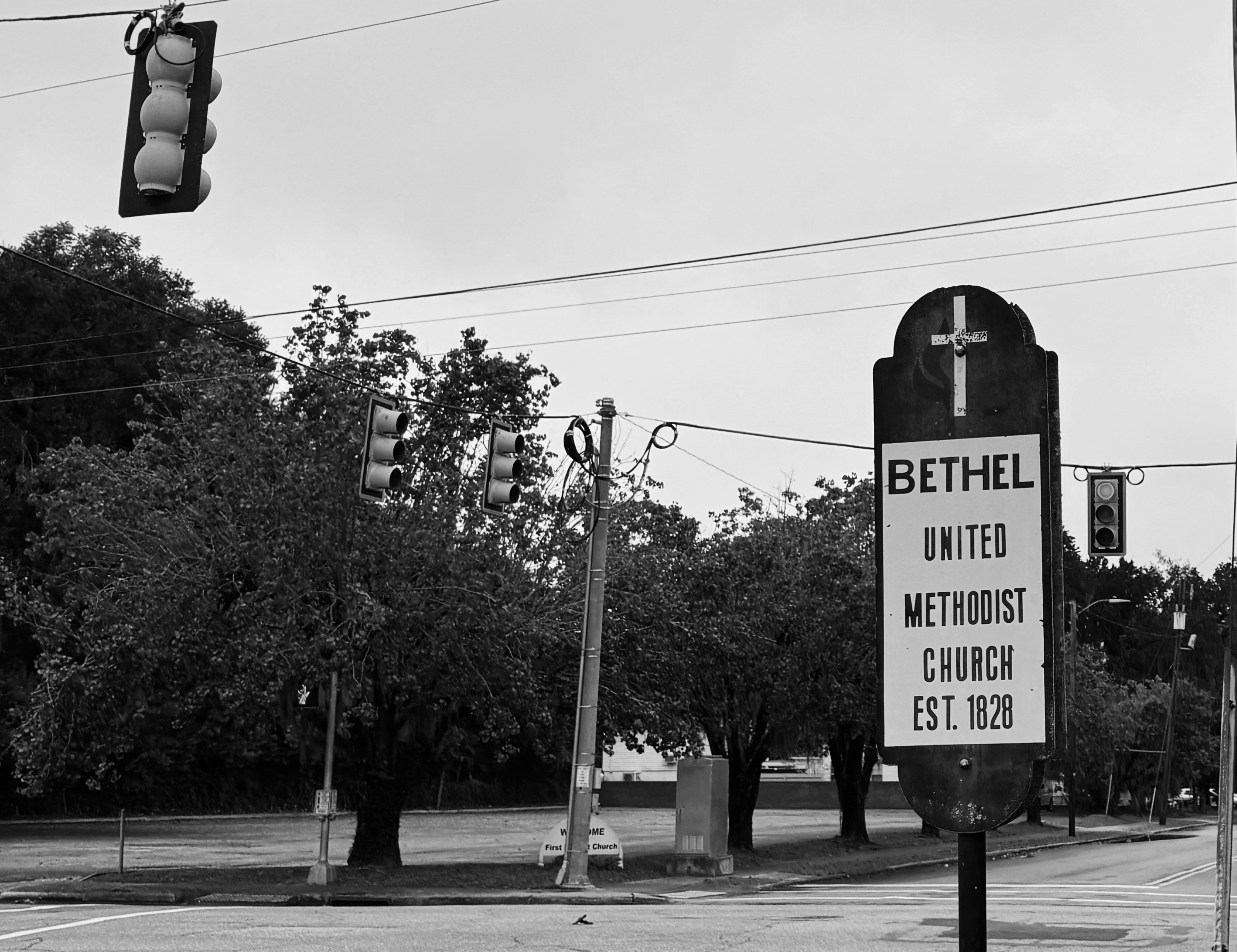 Bethel united methodist church sign with traffic lights.