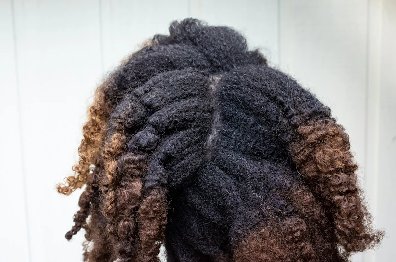 Textured hair styling in Dubai