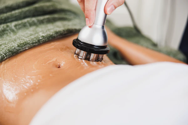 Abdomen treatment with aesthetic device — HD liposuction area