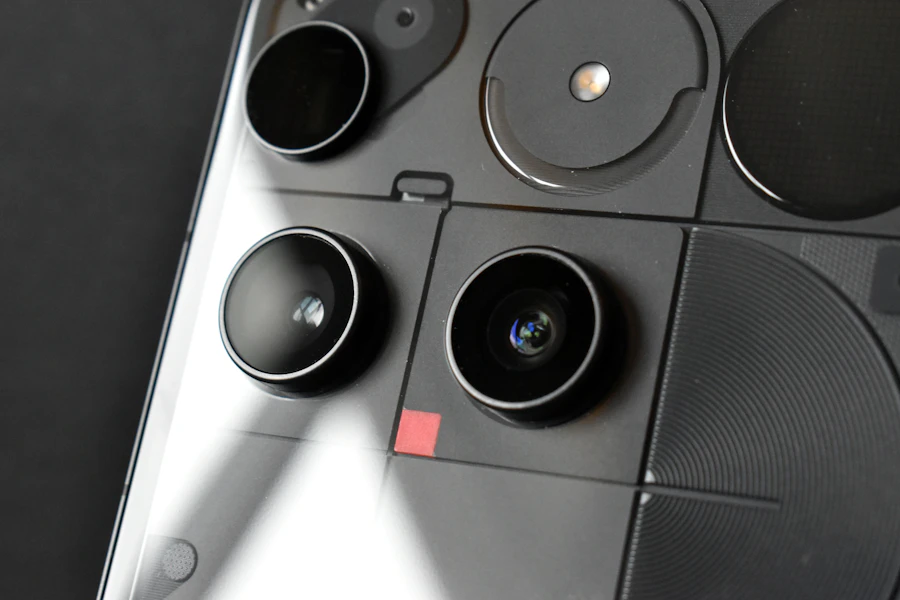 Close-up of a smartphone camera array