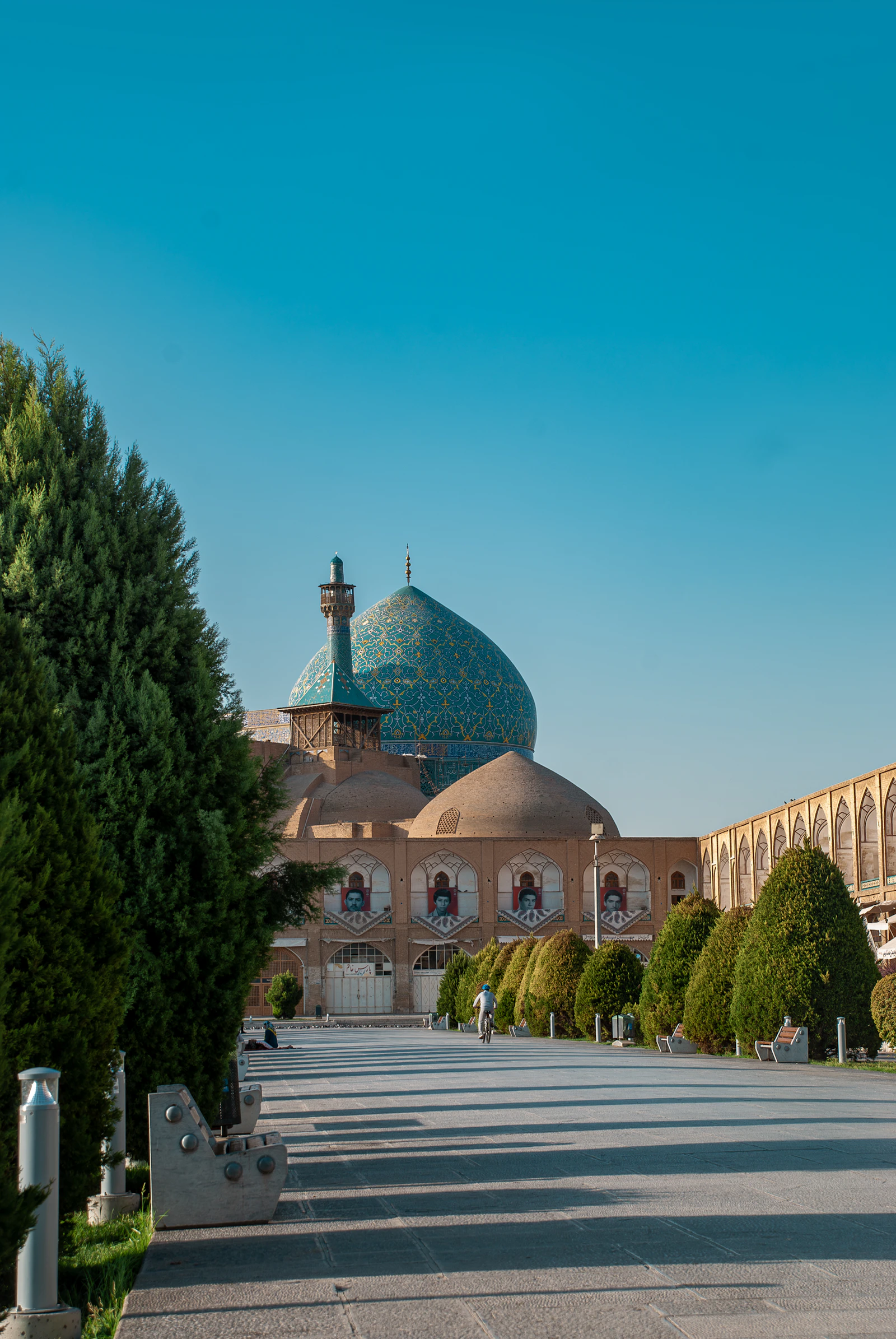 گنبد فیروزه‌ای مسجد اصفهان