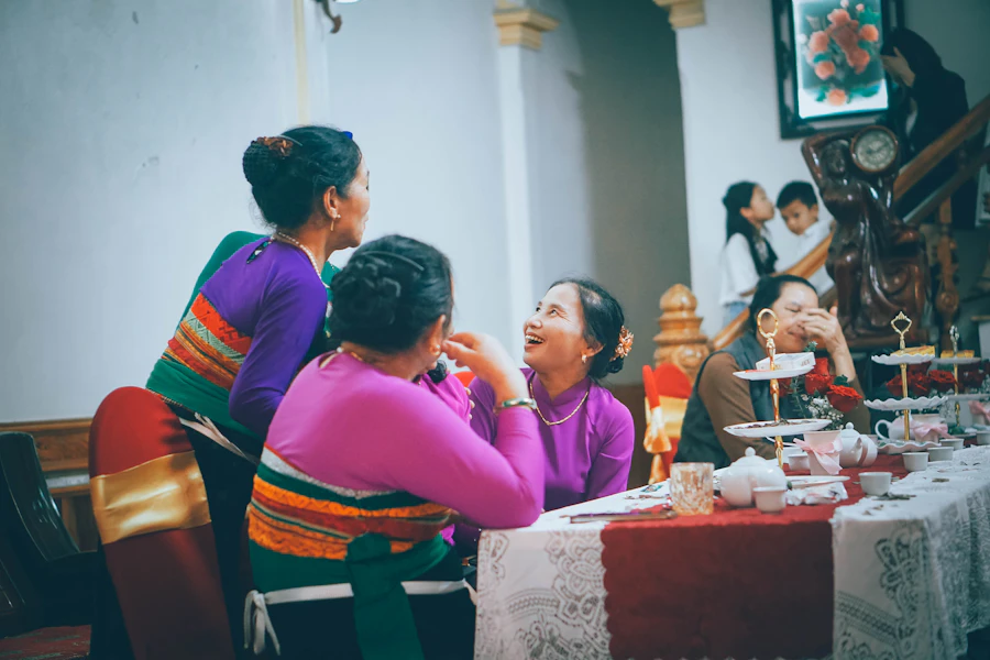 Femmes entrepreneures réunies autour d'une table lors d'un événement networking