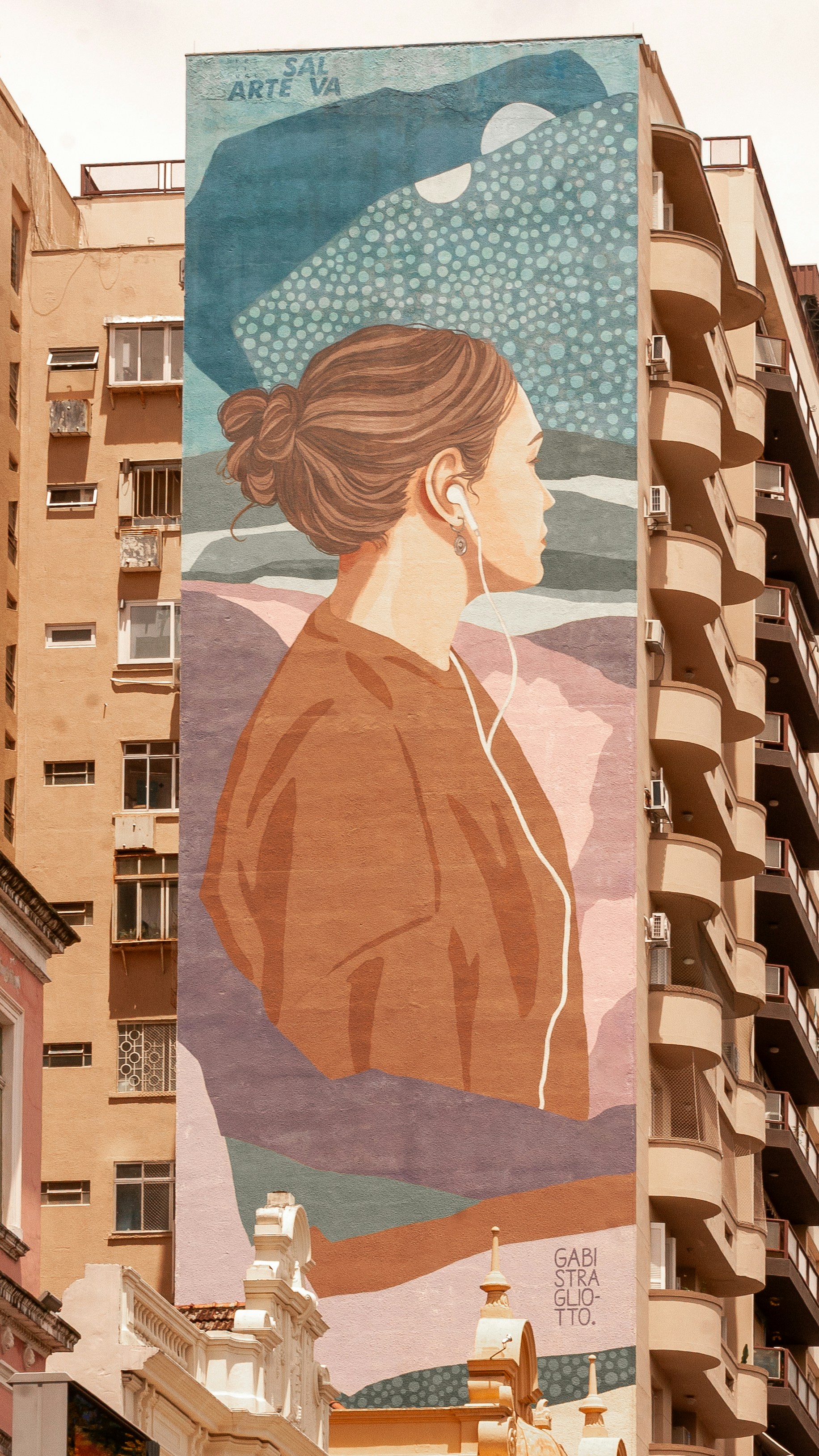 mediterranean style wallpaper, wallpaper, Mediterranean Walk-in Closet: Design & Inspiration 4