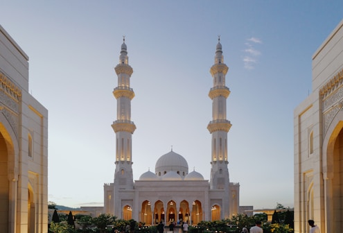 Why does Eid al-Fitr date change every year?