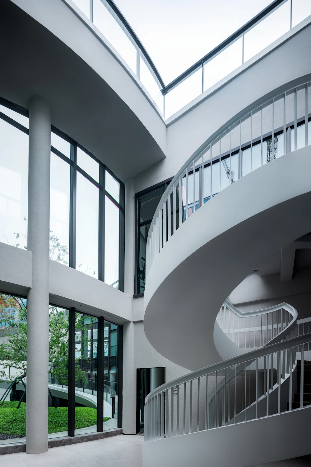 Straight staircase in walnut and steel