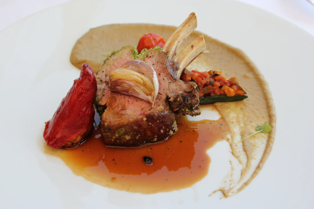 Rack de cordero con costra de hierbas