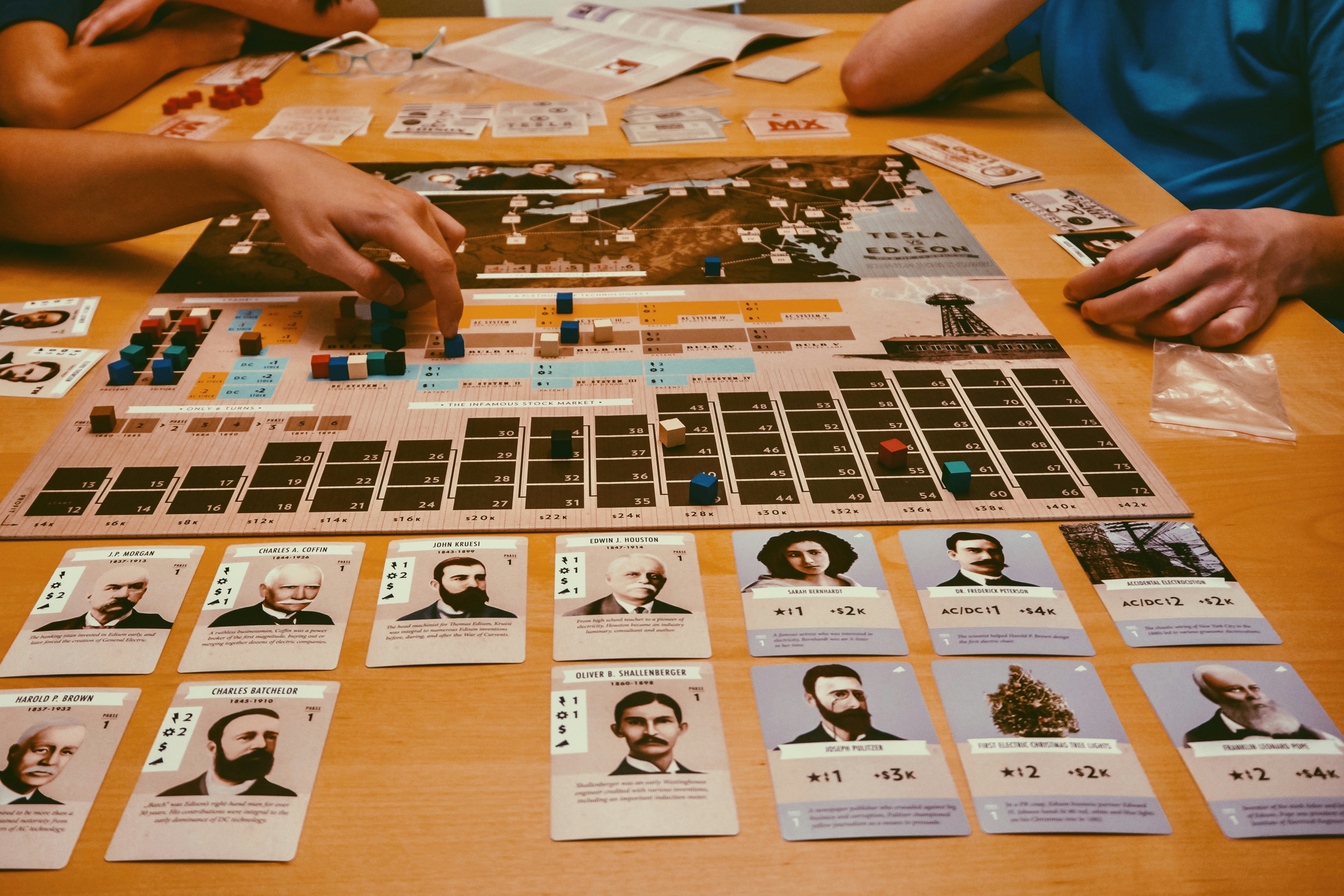 Boardgame about electricity! (Tesla vs Edison)