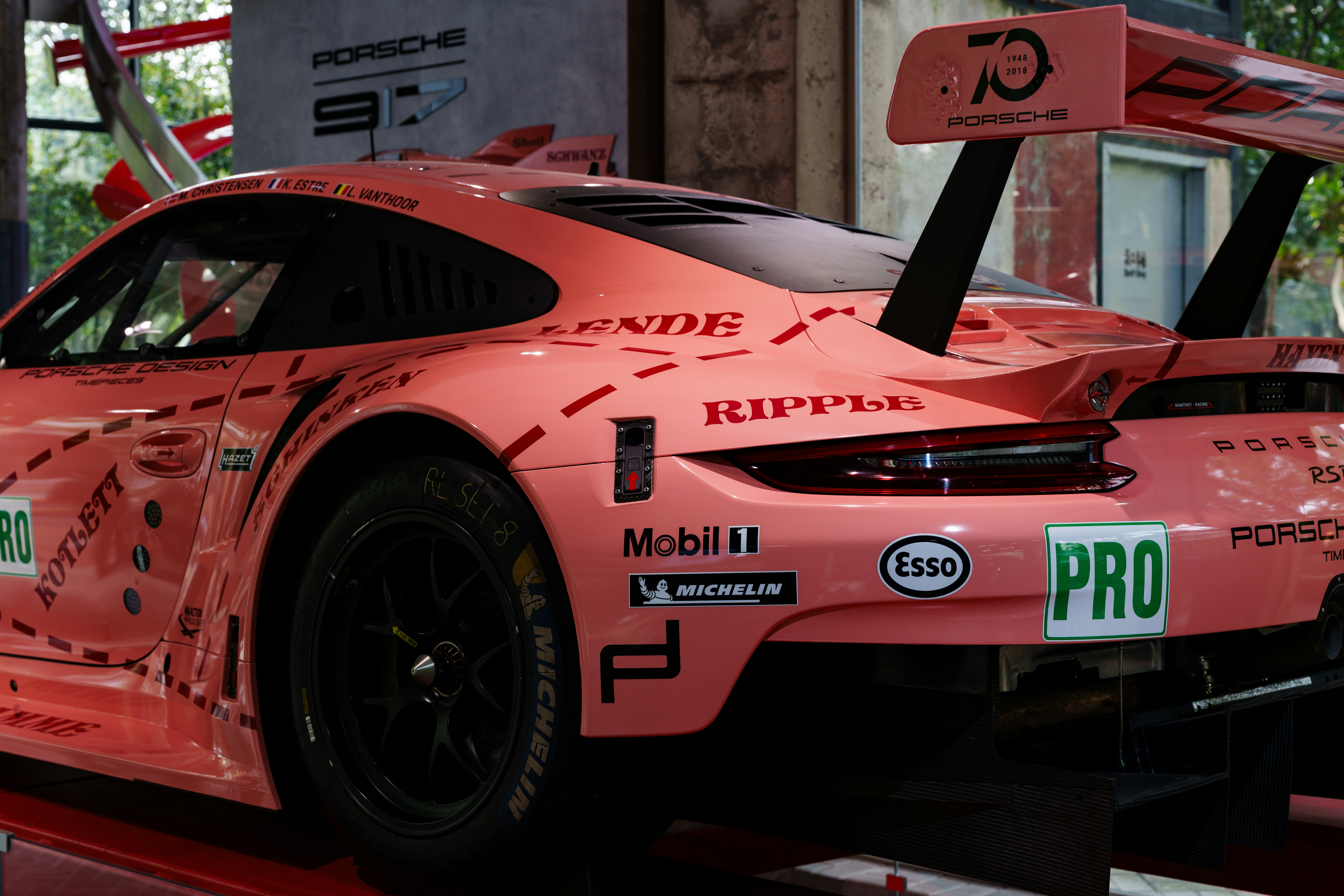 photo-1762087577951-9d913ea7b0df?ixid=M3wxMjA3fDB8MXxzZWFyY2h8MTN8fGFkdmVydGlzZSUyMGNhciUyMHNob3d8ZW58MHx8fHwxNzYyNTc4ODgxfDA\u0026ixlib=rb-4.1.0