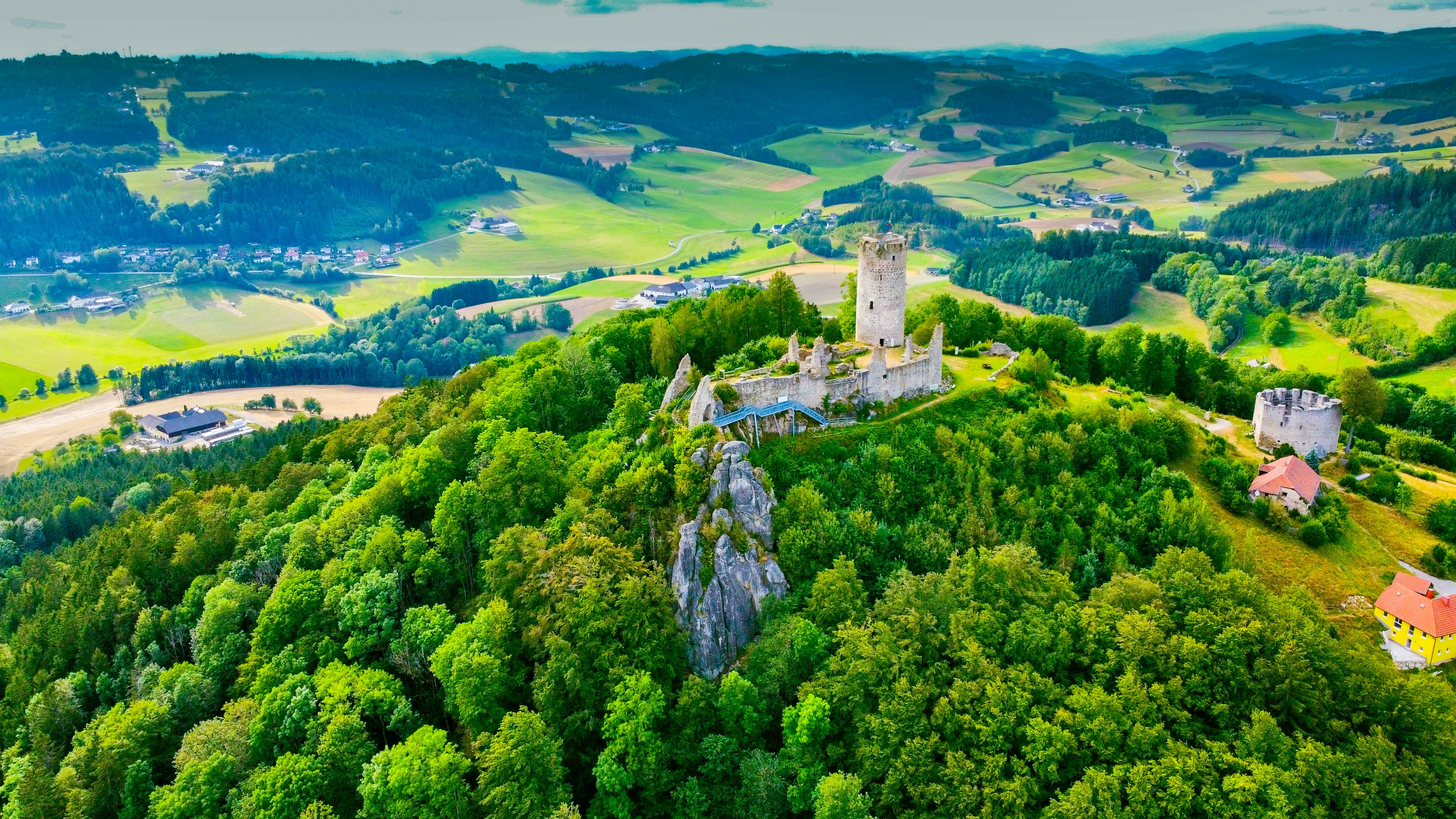 Photo by holubfabian