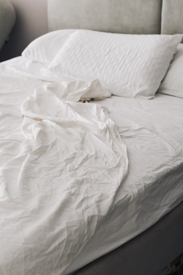 ホールで眠れなかった息子。先生の「ついたて作戦」に救われた話