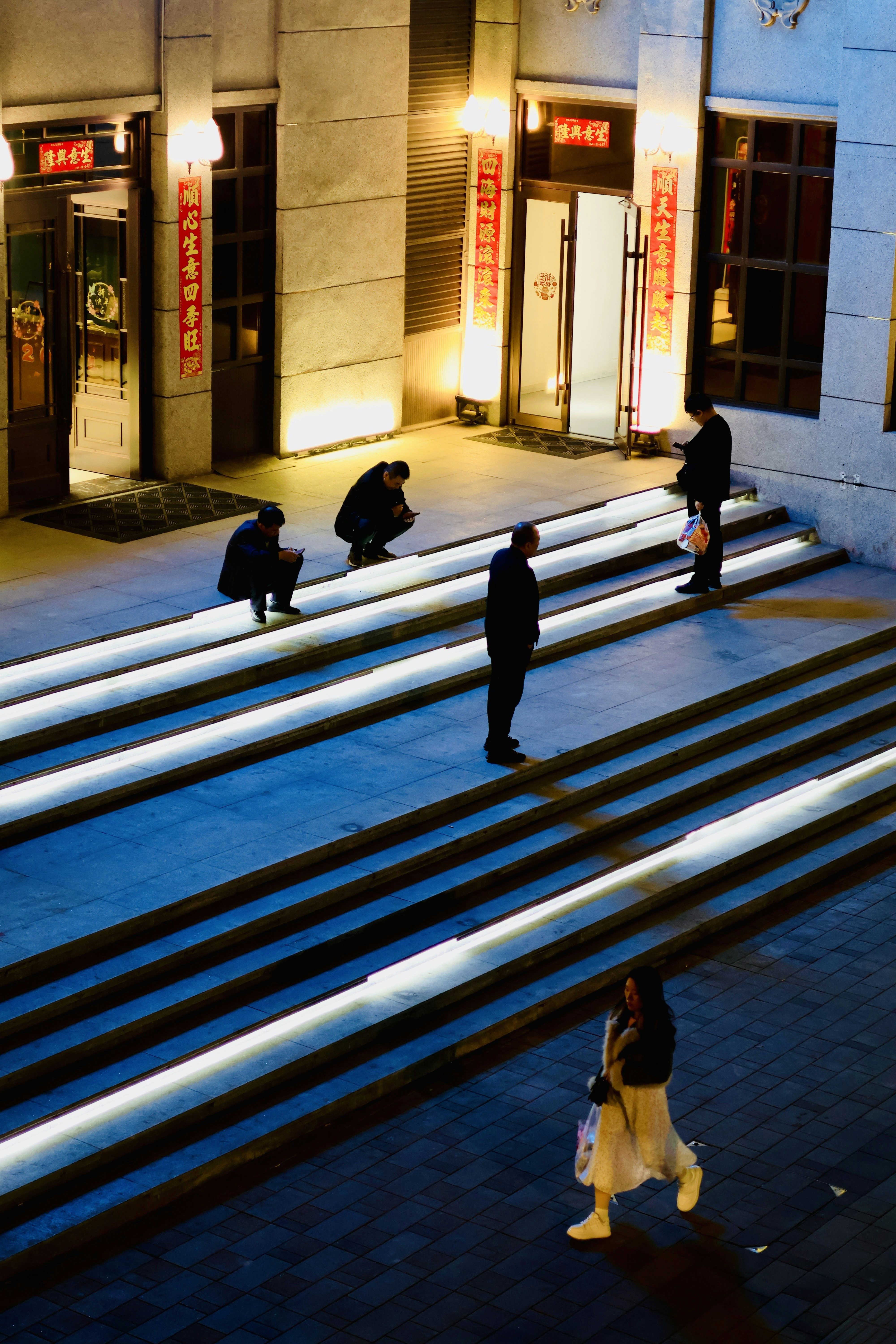 modern entryway lighting, wallpaper, Contemporary Chandeliers: Illuminate Your Entryway 4