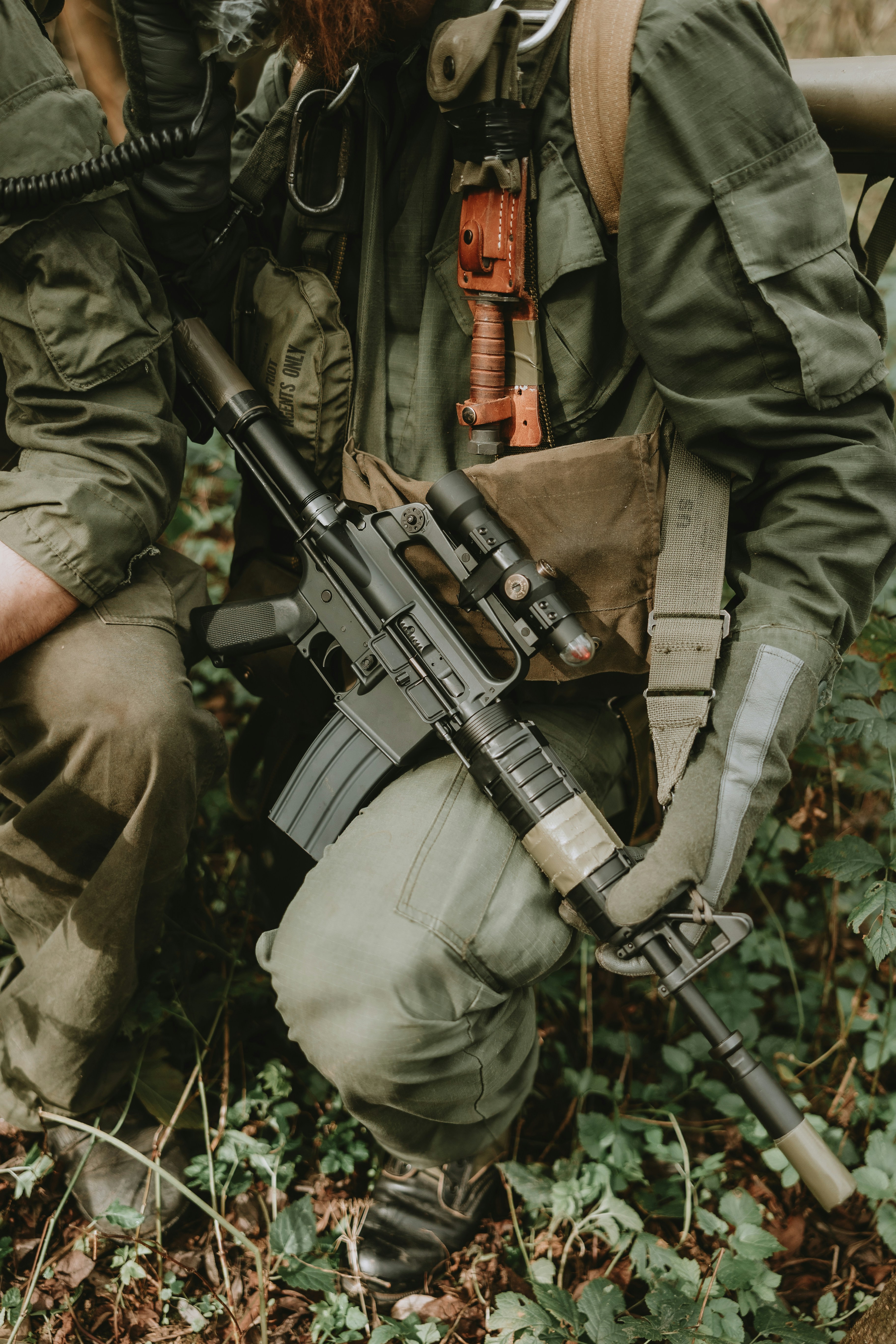 Player during the airsoft game with the new Cyma CGS Colt XM177 E2 airsoft replica.