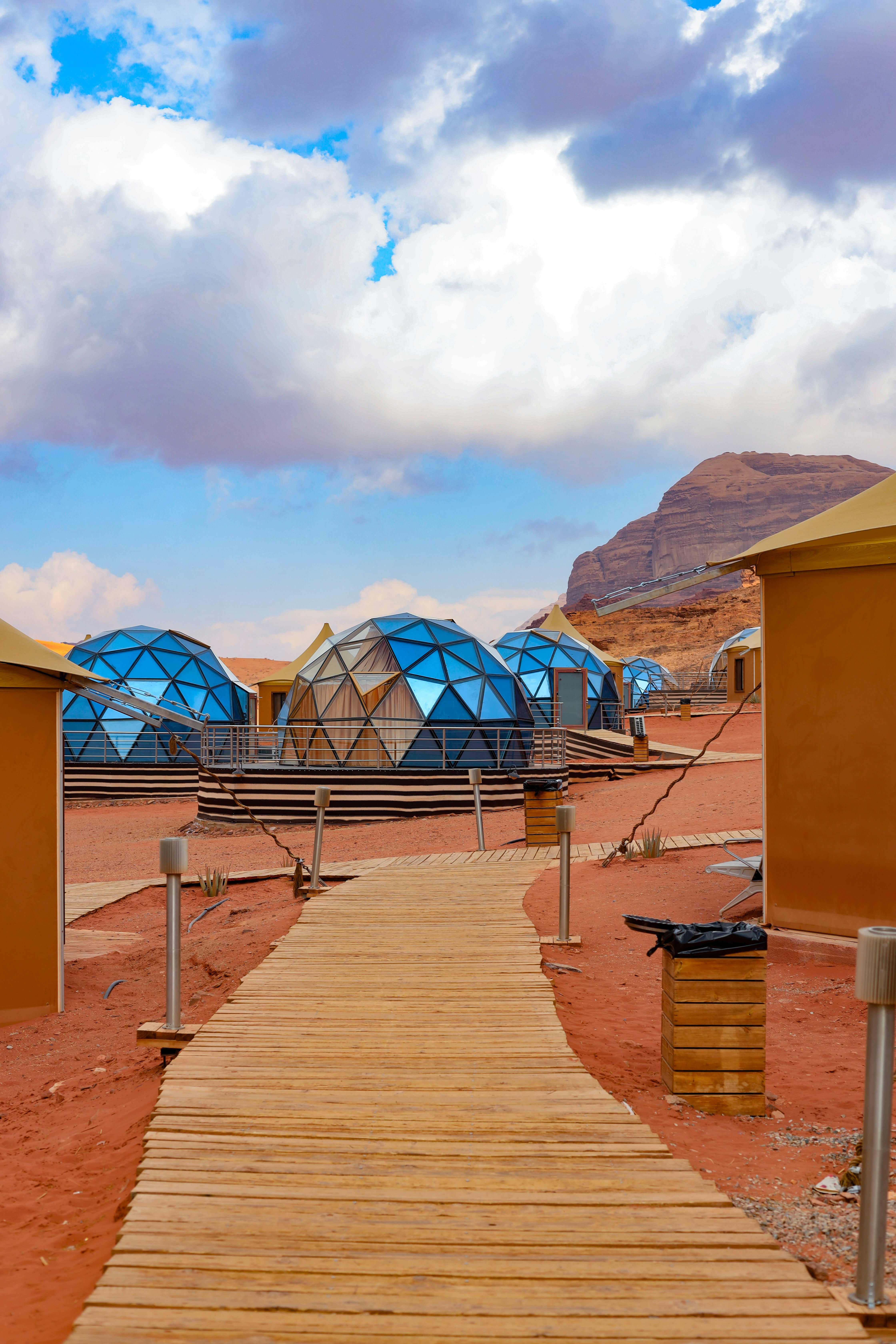 Luxury glamping-slide