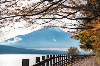 Mount fuji, japon, des itinéraires voyage réfléchi
