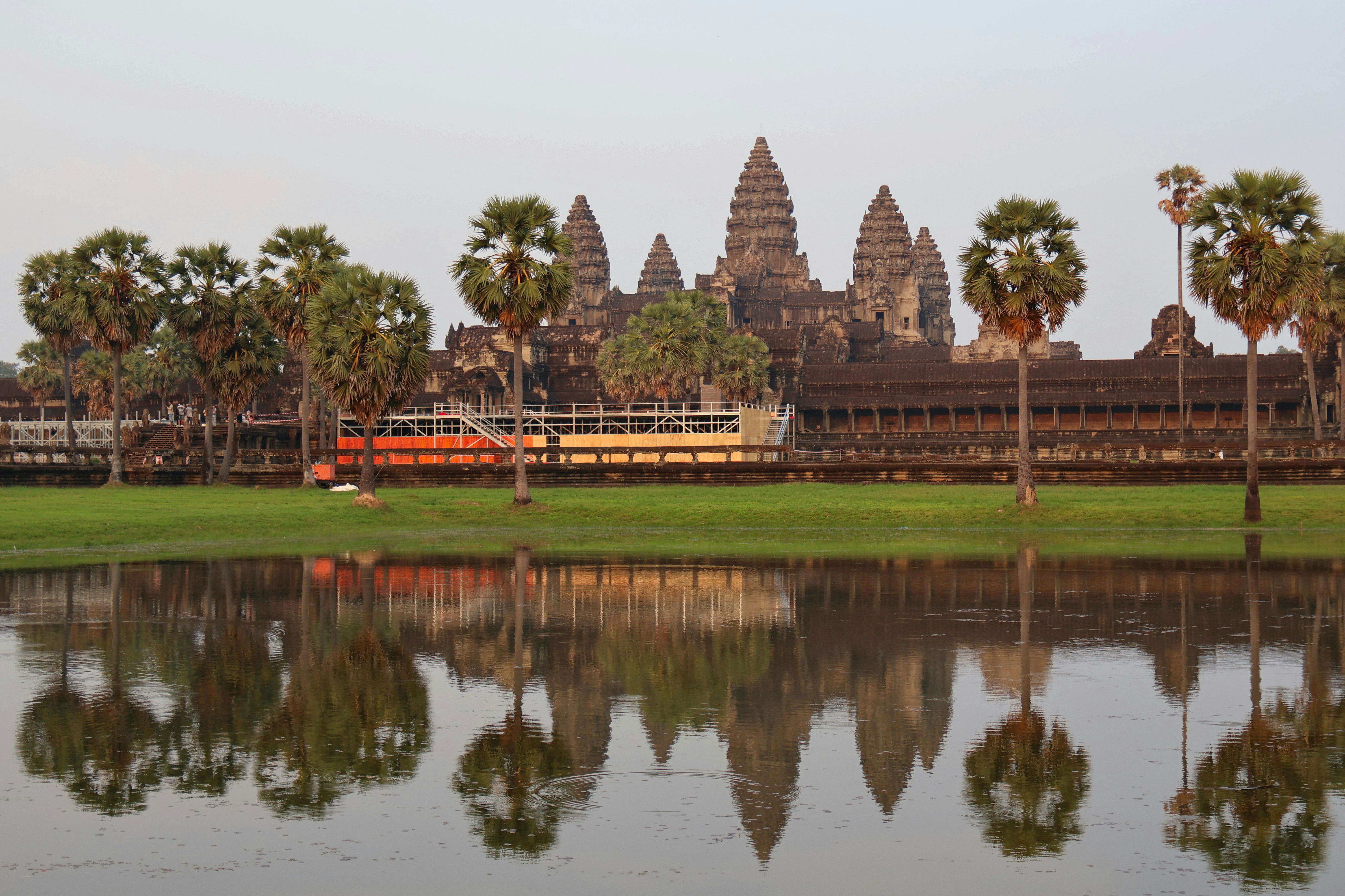 Stay online in the Cambodia with a prepaid eSIM from eSIMlii. Instant activation, no roaming charges, and reliable coverage.