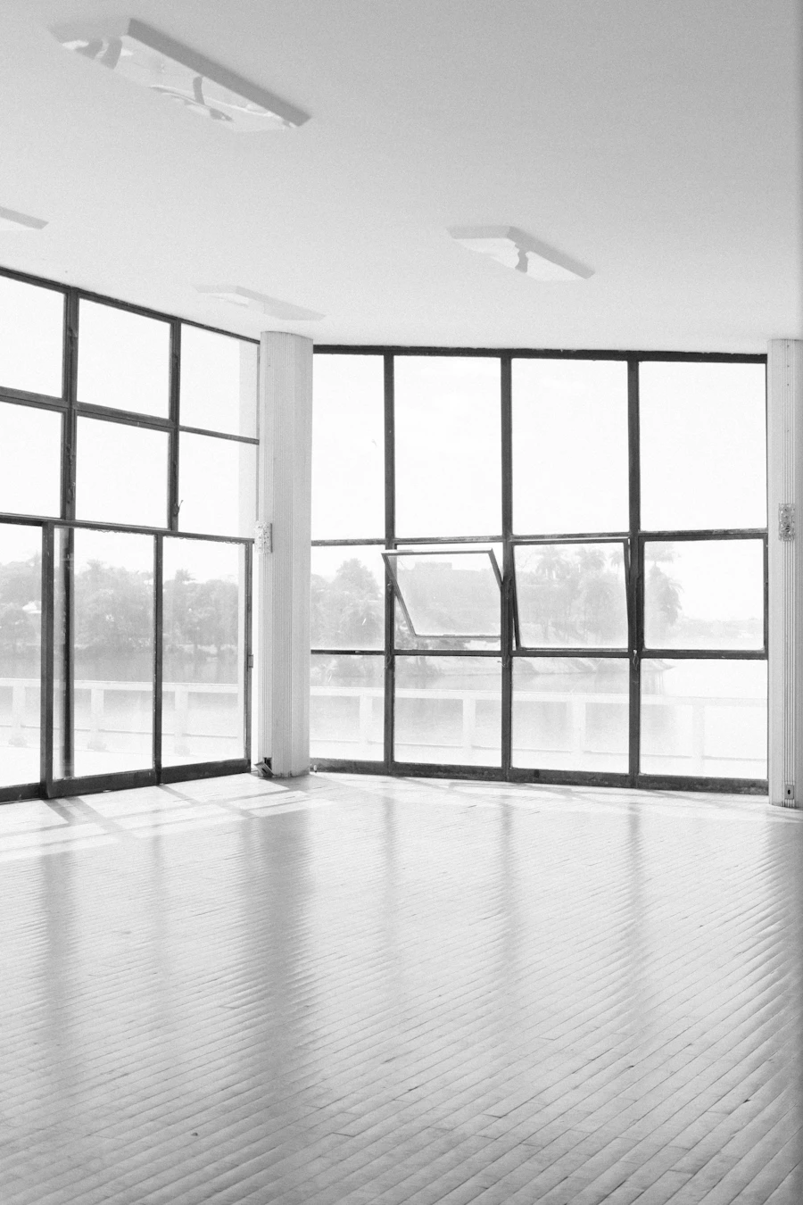 Bright room with large windows and natural light