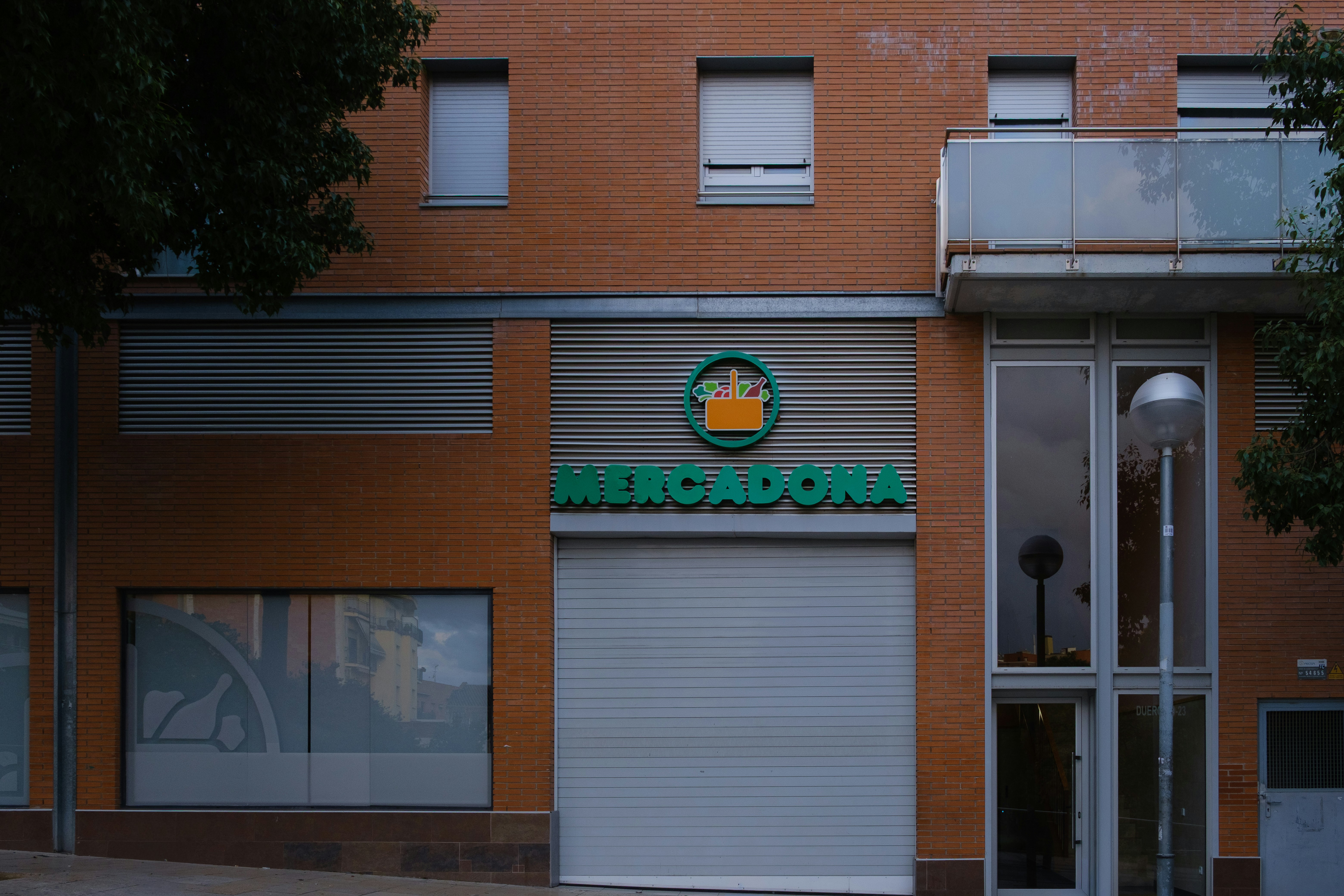 Mercadona supermarket storefront