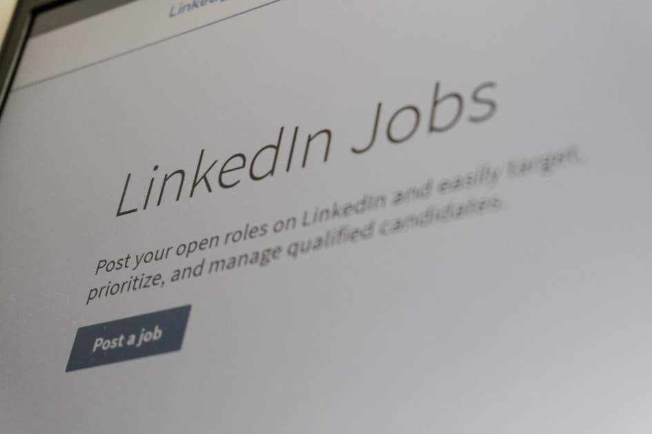 AI Layoffs 2026: Which Jobs Are Safe and How to Career Pivot Before It's Too Late