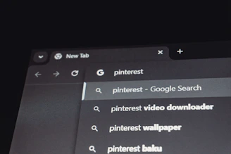 Browser search bar with pinterest suggestions