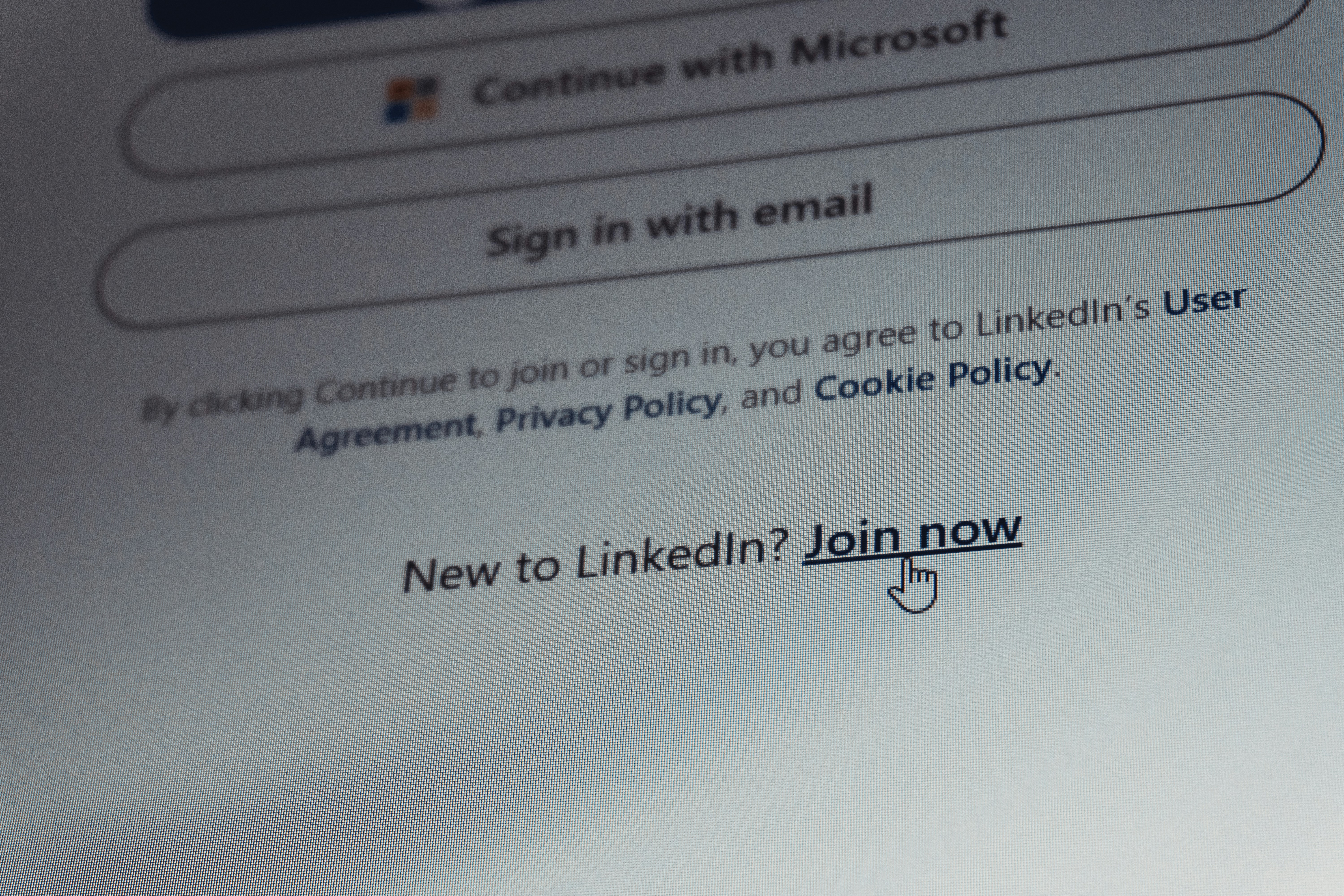 Linkedin login screen with join now option