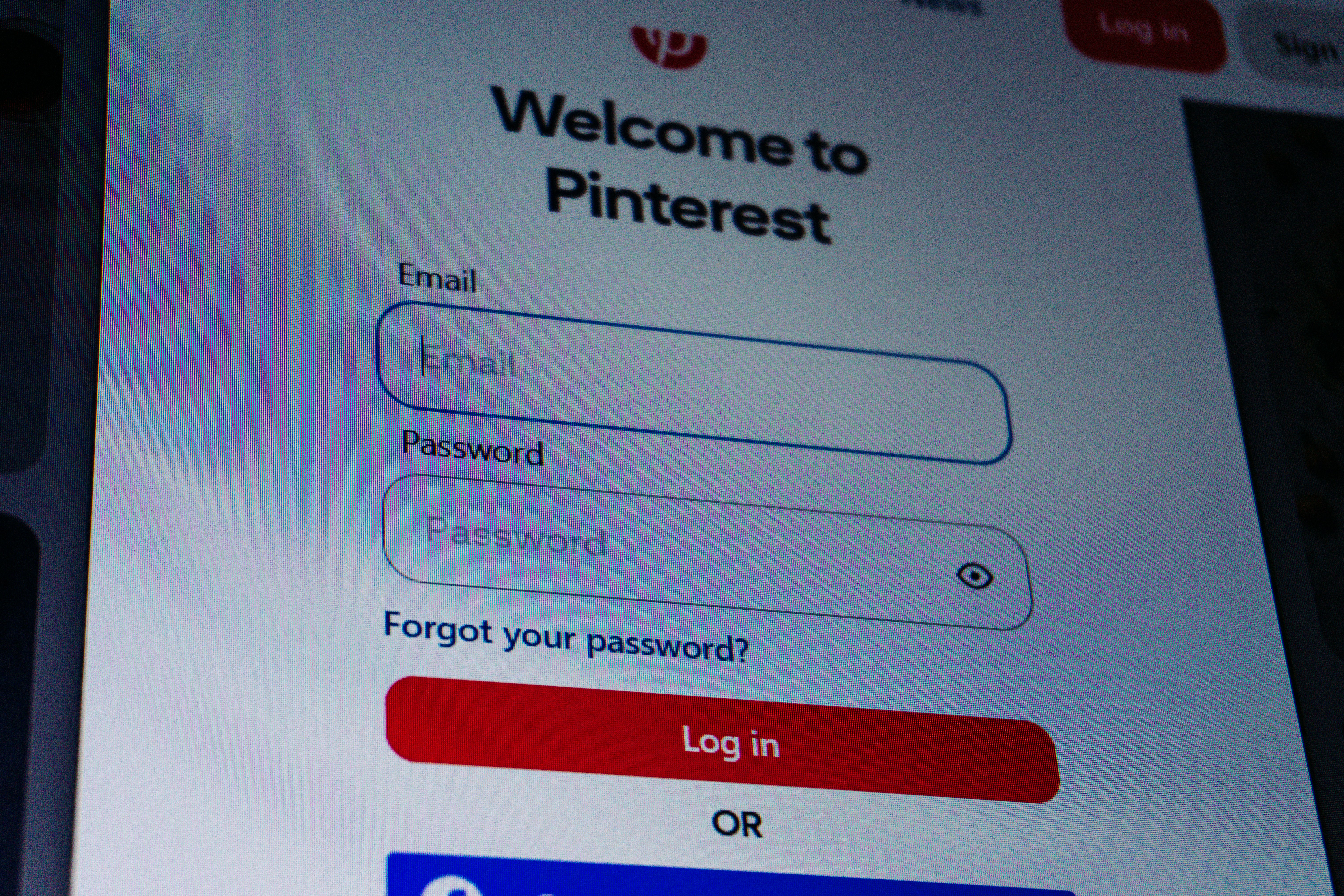 Welcome to pinterest login page with email and password fields.