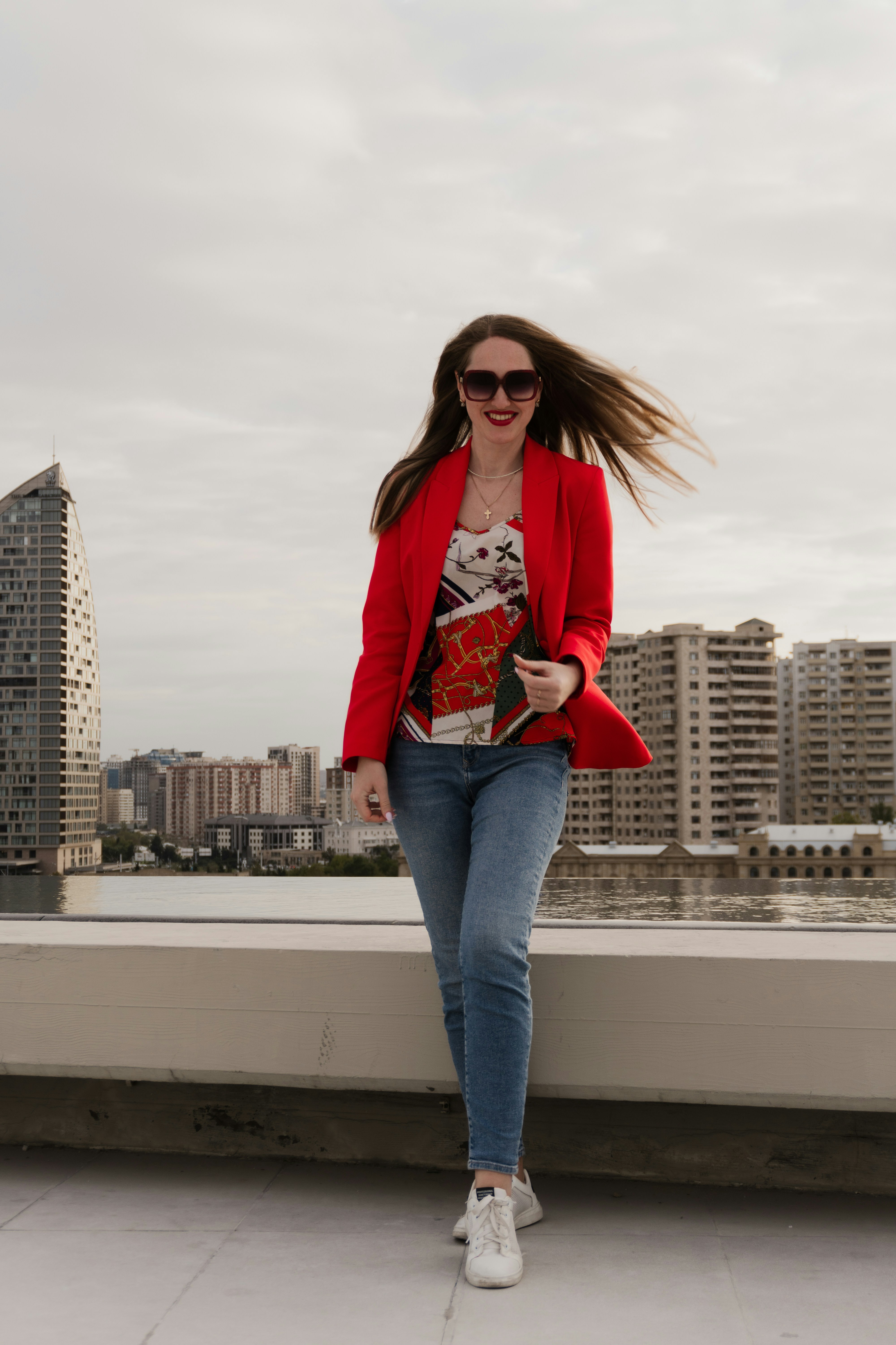 Why Carry‑On Only Travelers Choose Roadside Motels in 2026: Packing, Service, and Speed