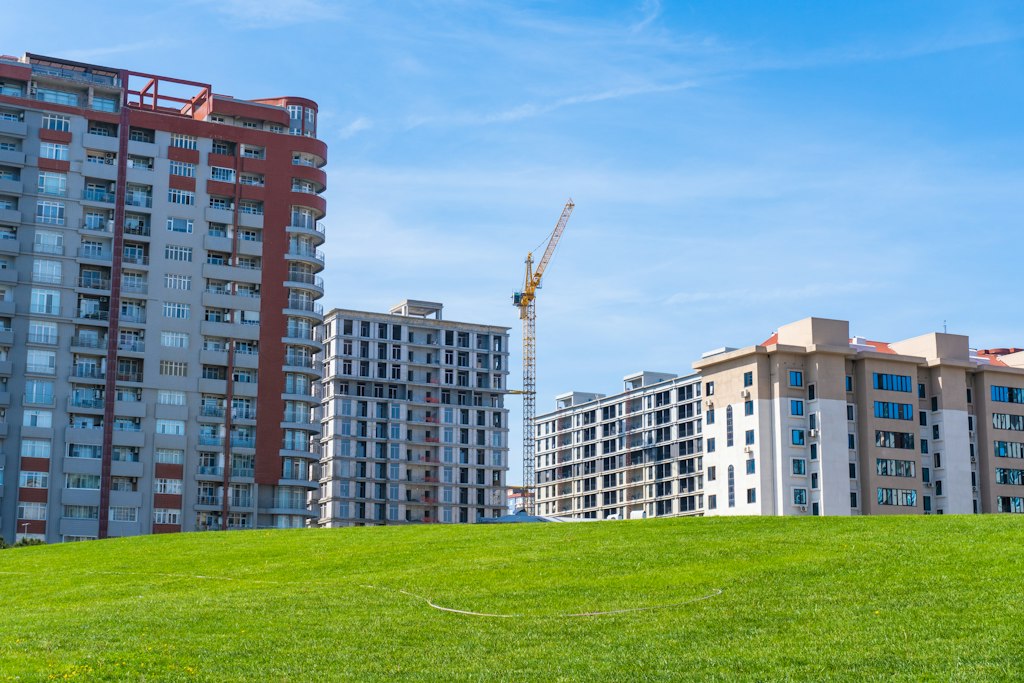 Neubau eines Mehrfamilienhauses – vom Rohbau bis zur Übergabe