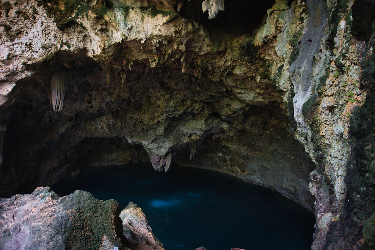 Kuza Cave & The Rock Restaurant Tour