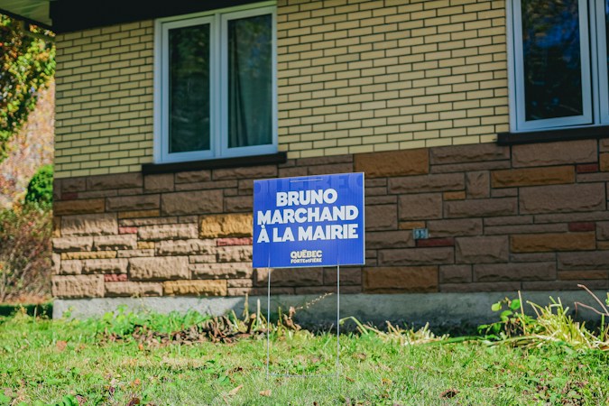 A for sale sign in a front yard, the kind Clark County sellers are leaving up longer as the Las Vegas market cools