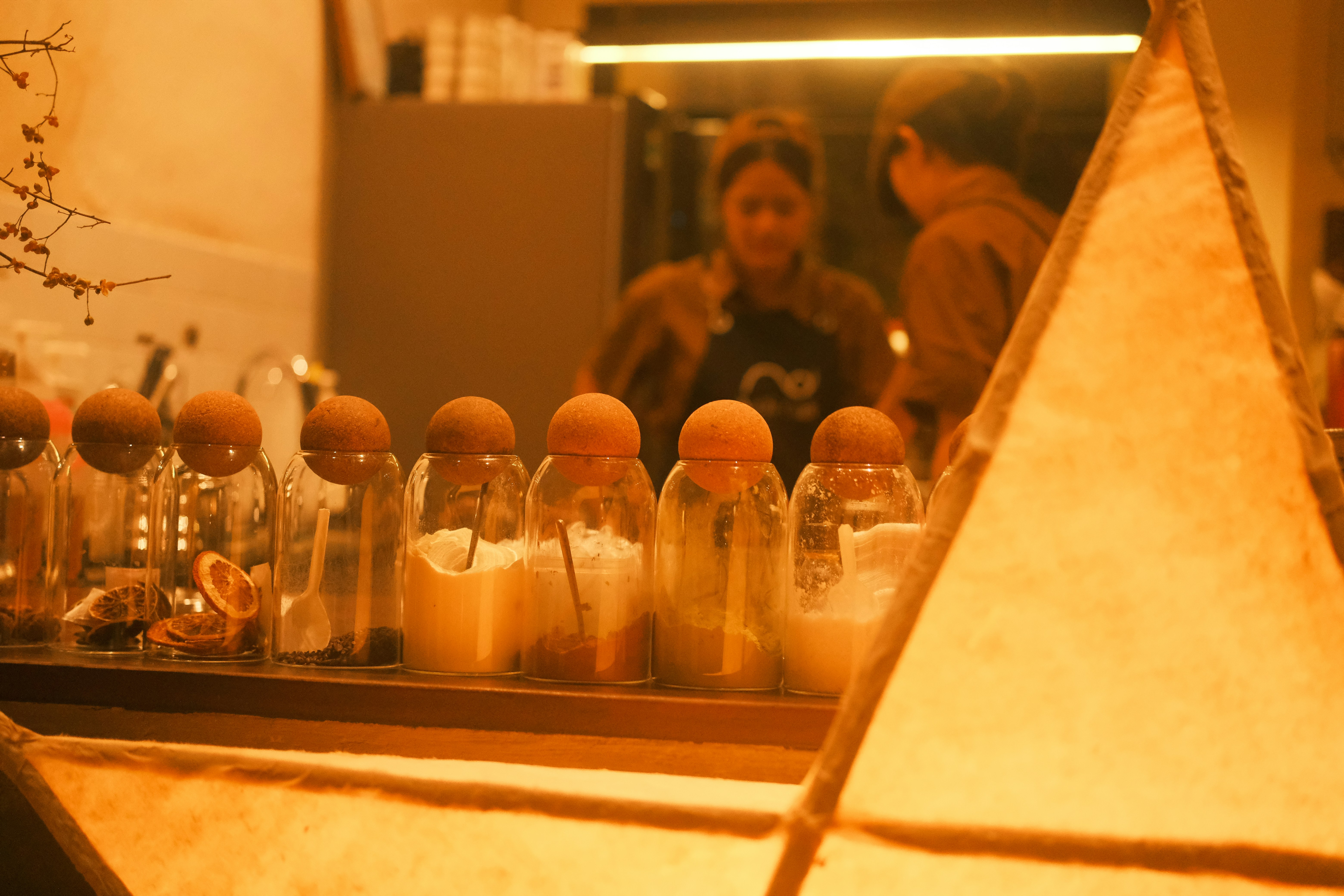 warm spice drink, wallpaper, 5 Khasiat Wedang Uwuh untuk Wanita yang Jarang Diketahui 6