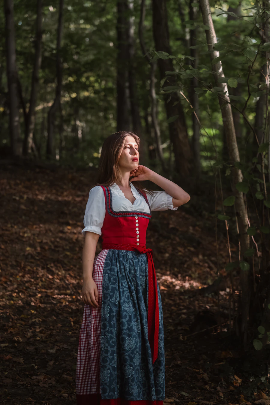 Frau in bayerischer Tracht