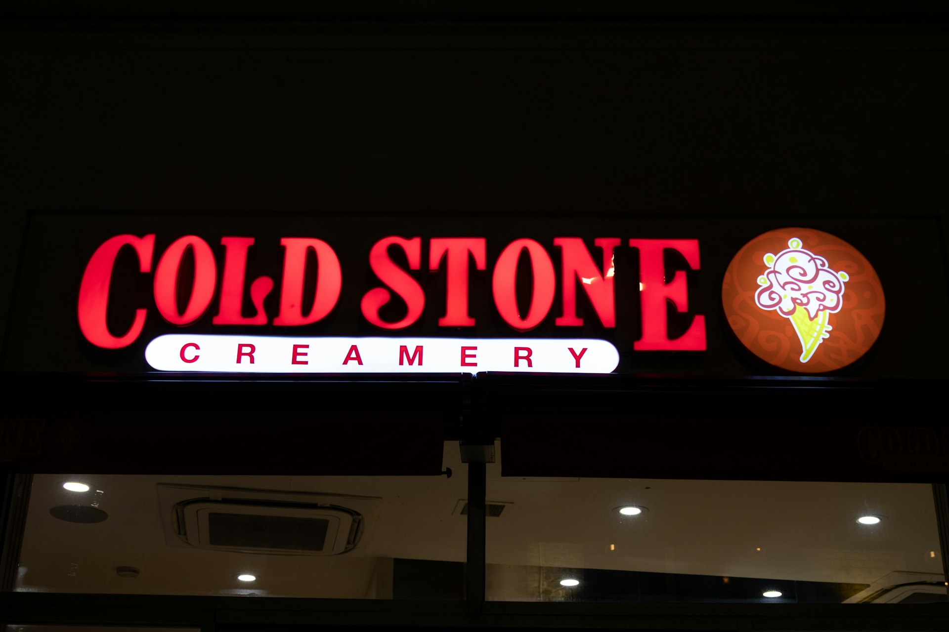 Franchise business restaurant storefront - franchise law services Texas