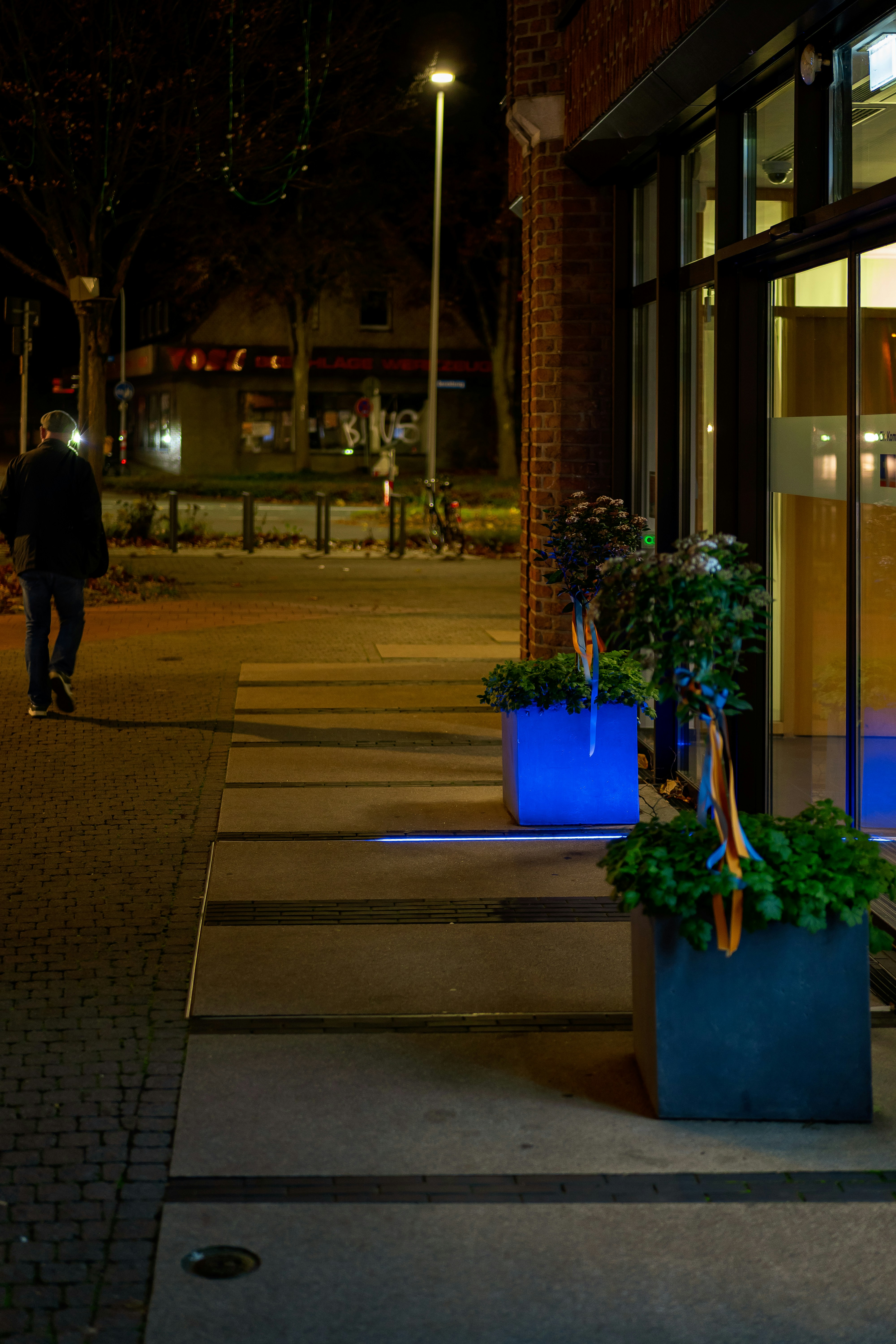 modern entryway lighting, wallpaper, Contemporary Chandeliers: Illuminate Your Entryway 2