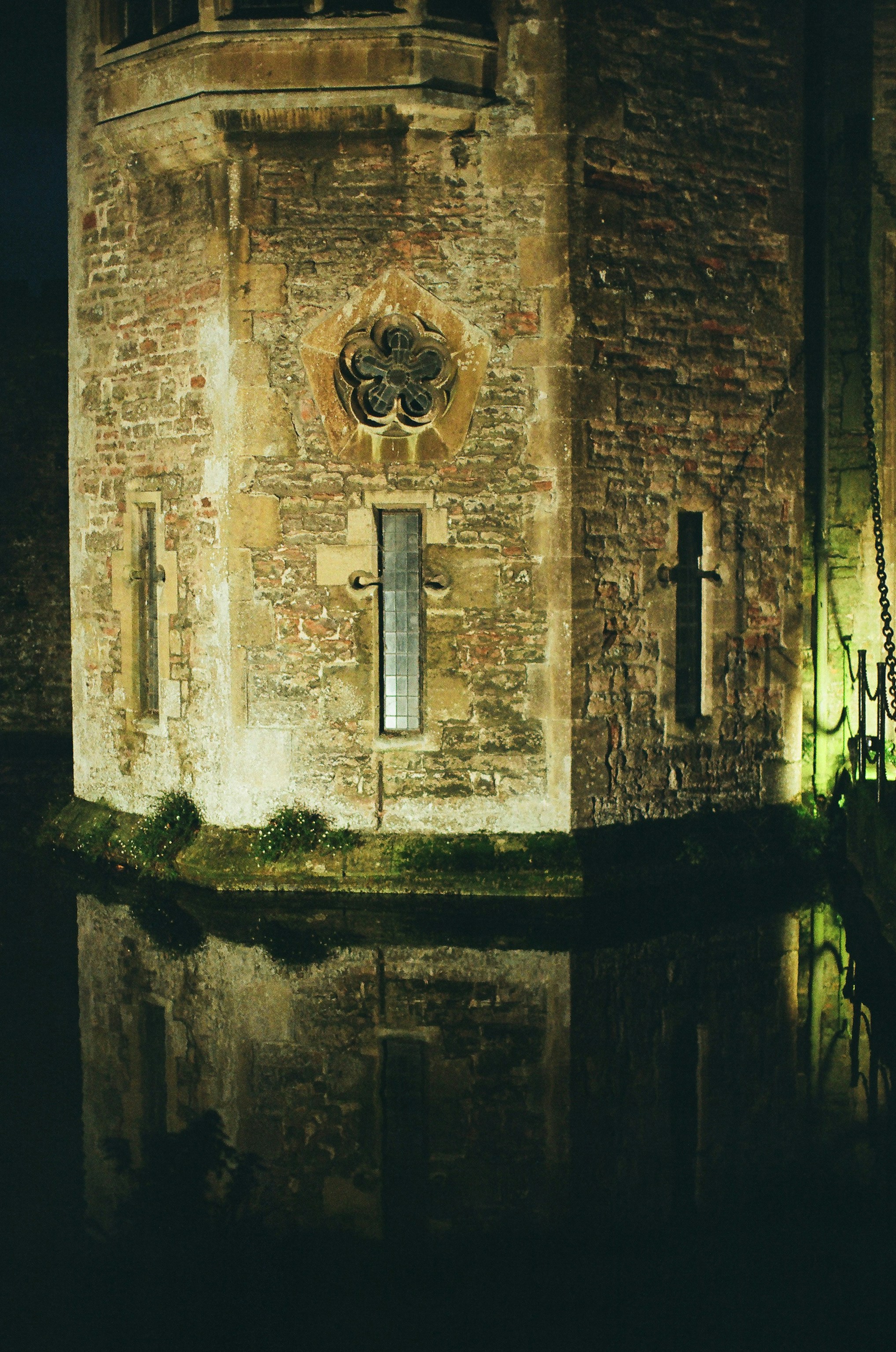 gothic castle night, wallpaper, Difference Between Dracula and Vampire: Legend vs. Character 6