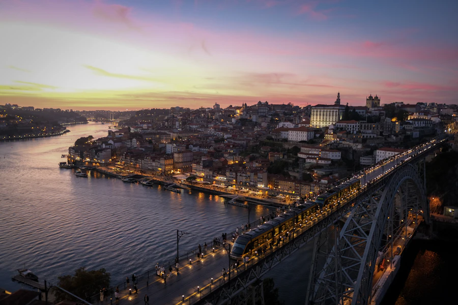 Dom Luís bridge in Porto at night