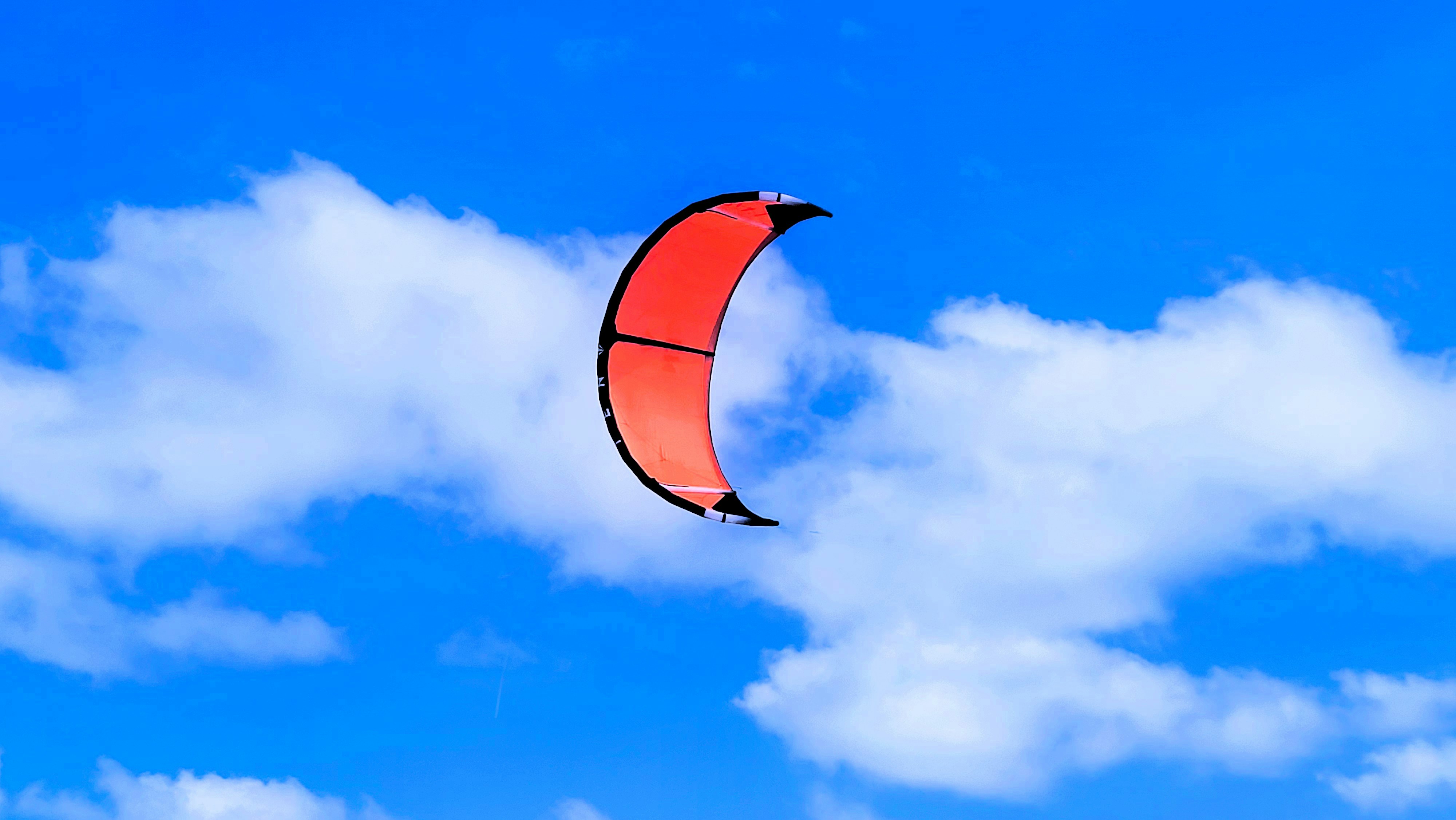 Solana Mobile розподілить 1.8B токенів SKR користувачам, 141M розробникам