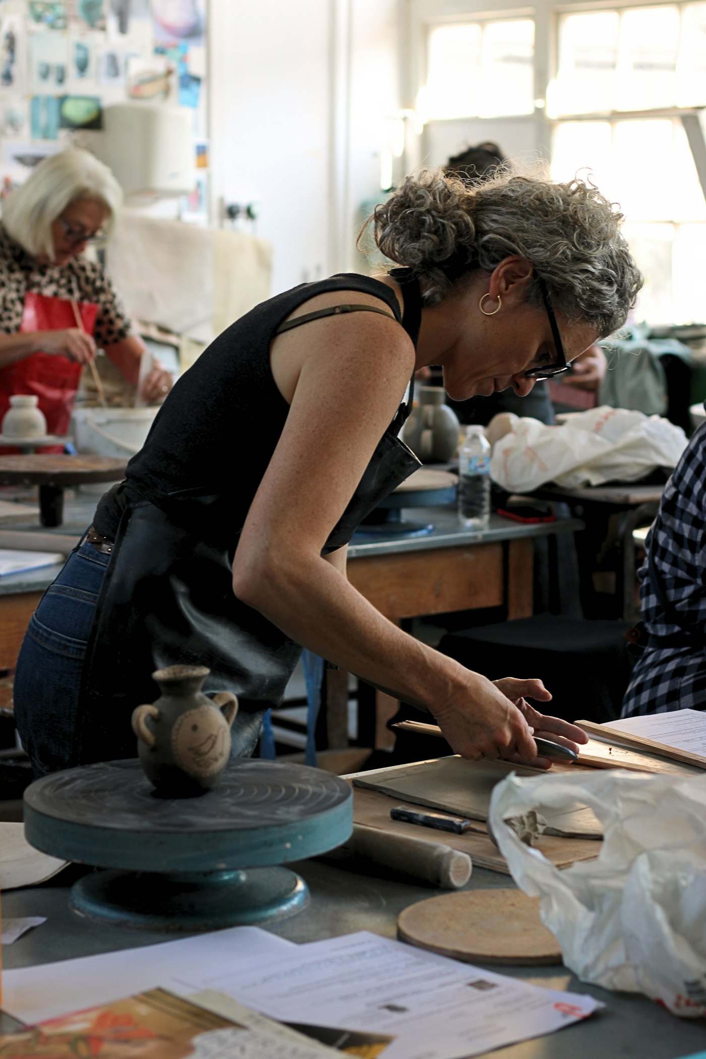 Travail de l'argile à l'atelier