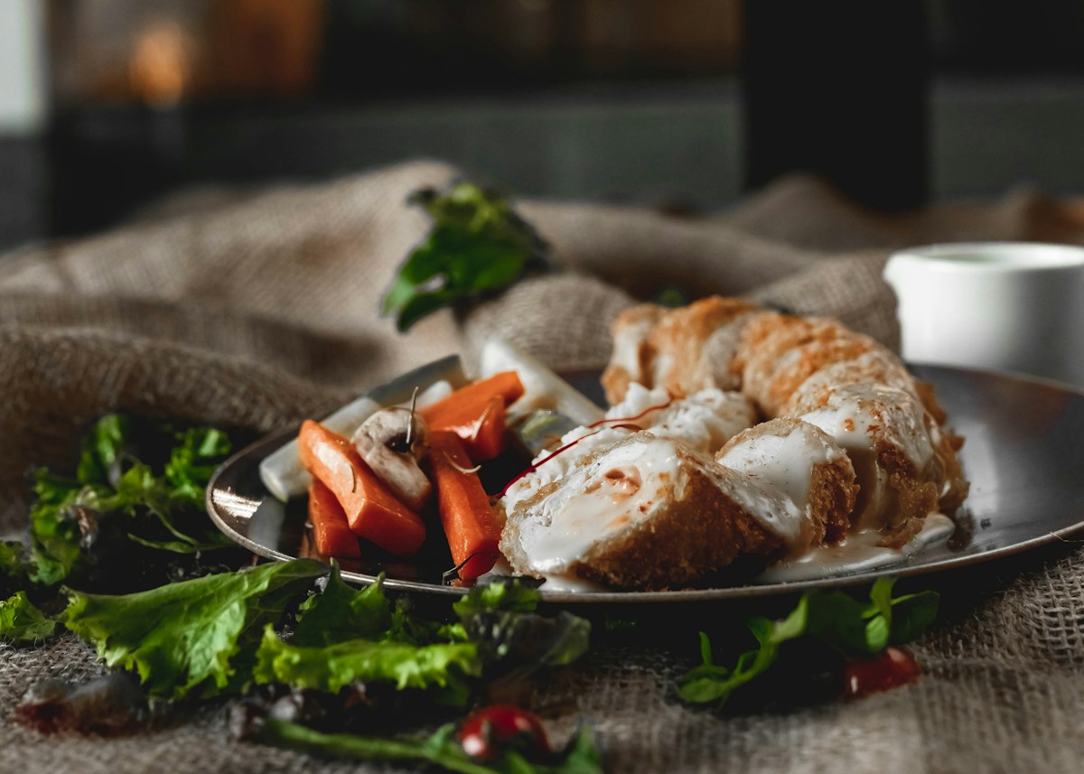 What Savory Gravy Can You Make Without Sausage for Biscuits?