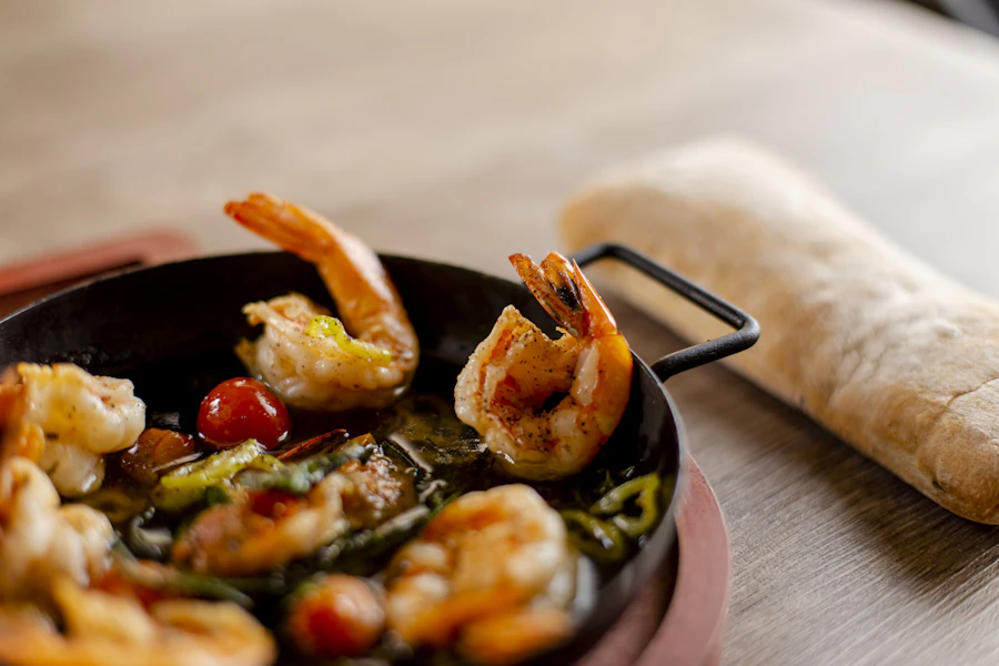 Garlic prawns with bread