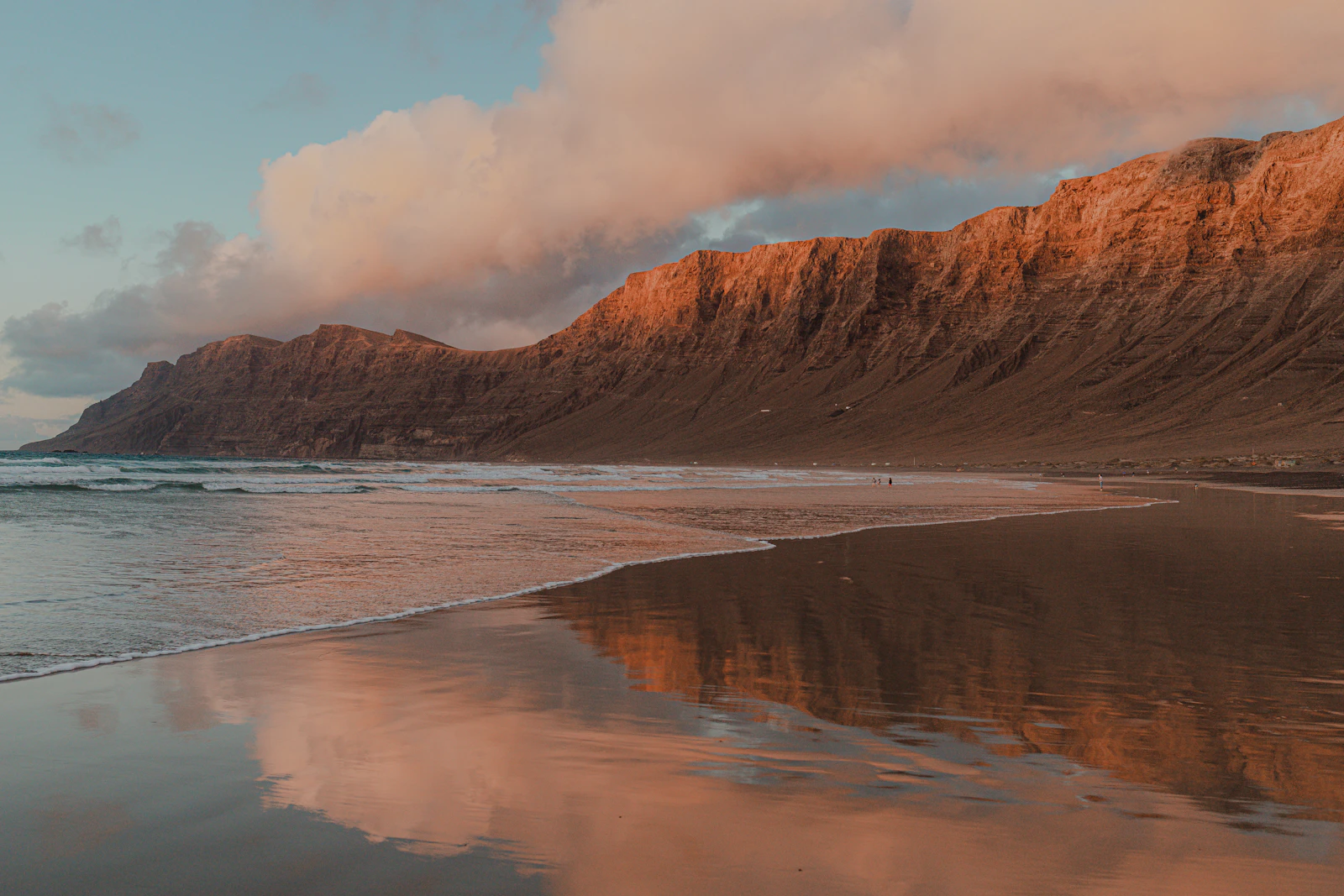 Legacy Ithos: A Beach Resort on the Golden Sands of Porto Santo
