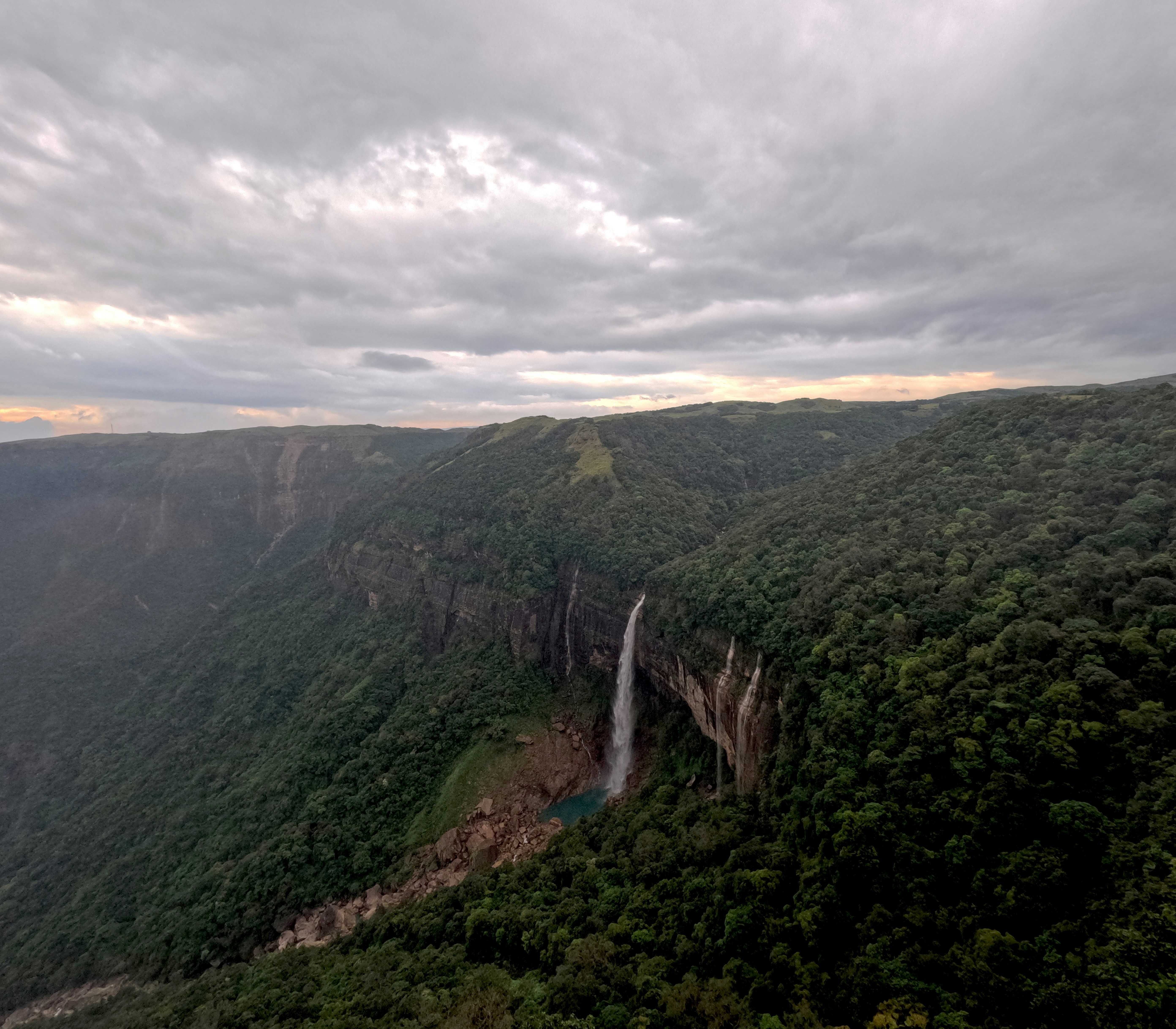 Image for Meghalaya's Emerald Heart: An Economic 5-Day Adventure