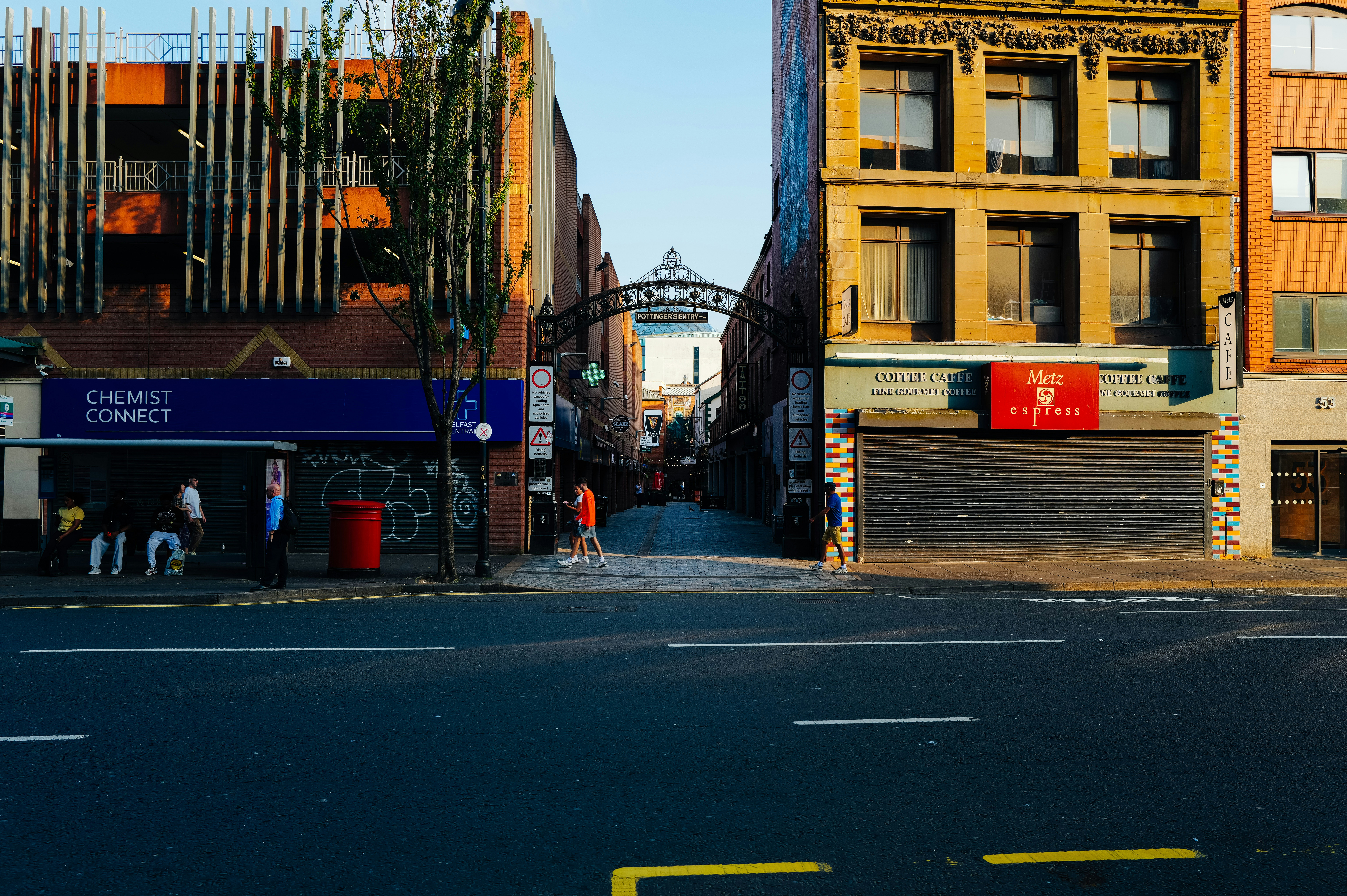 Photo by adrienolichon