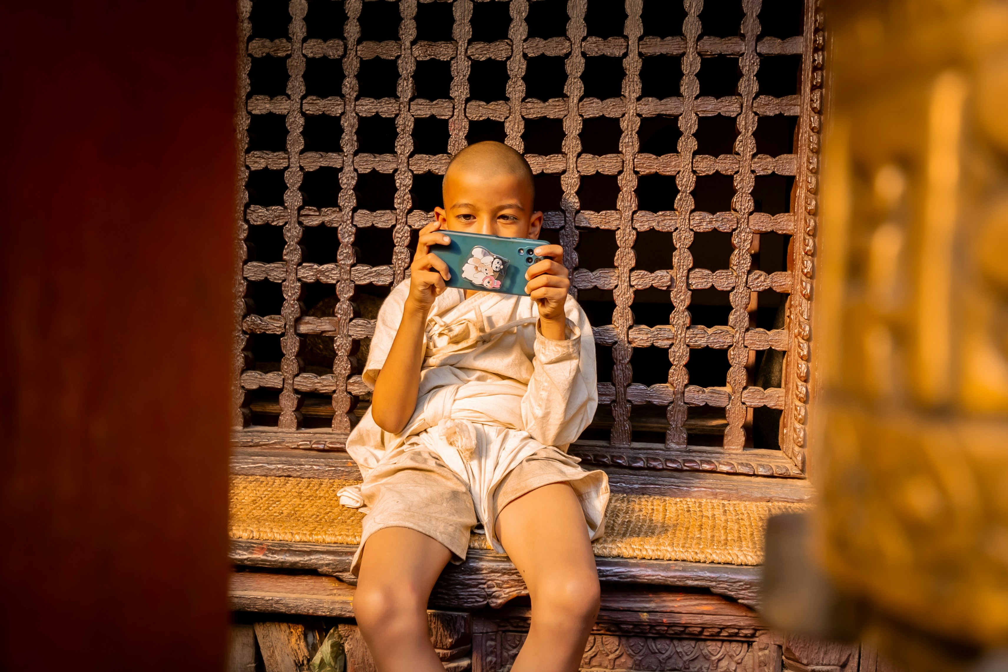 Modern Pause in a Traditional World