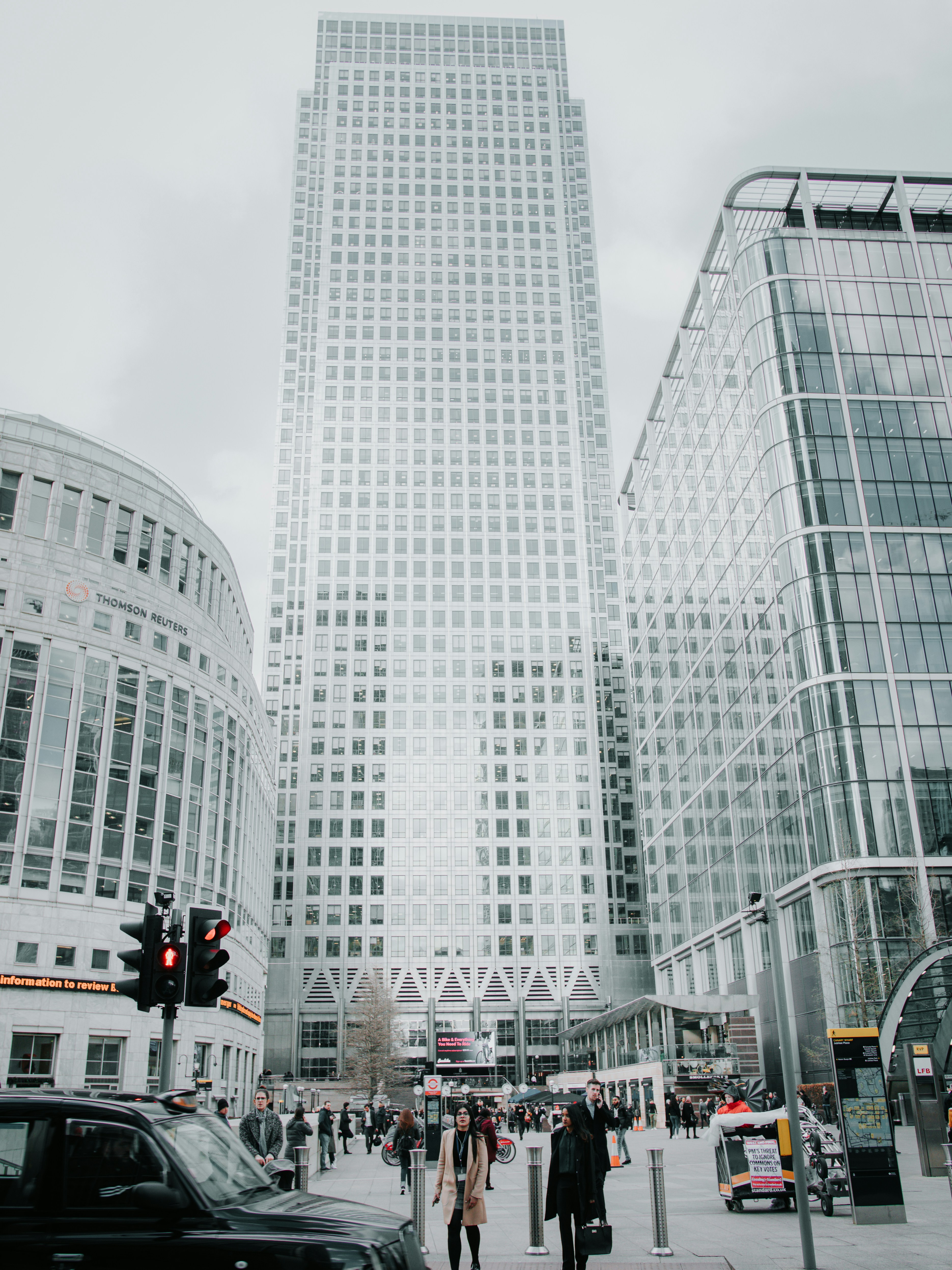 Grattacieli moderni in un vivace centro cittadino