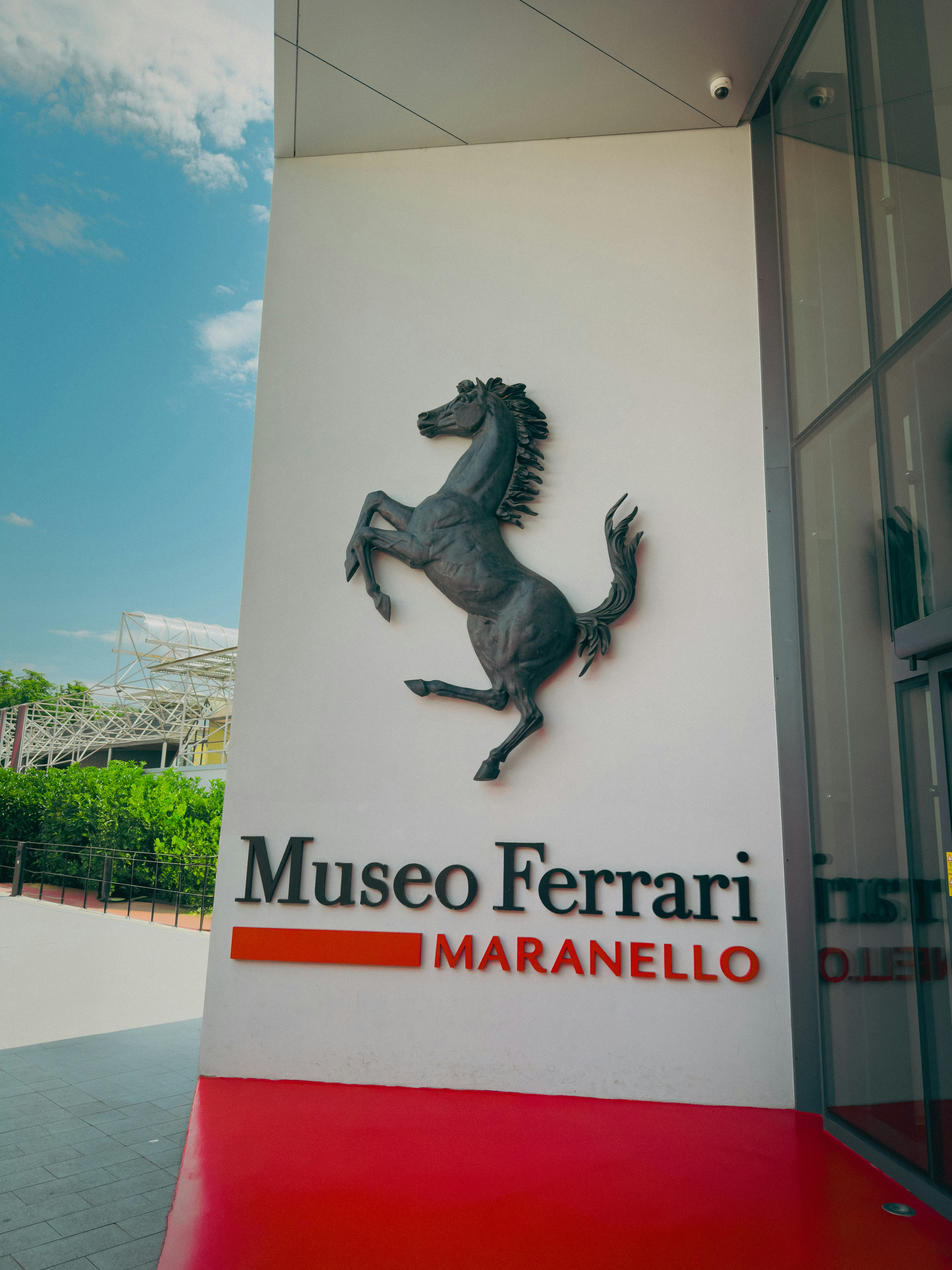 Le tappe essenziali: musei, fabbriche e il culto della perfezione
