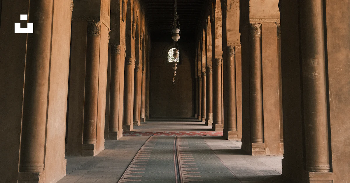 Long hallway with arches and patterned carpet photo – Free Tourism ...