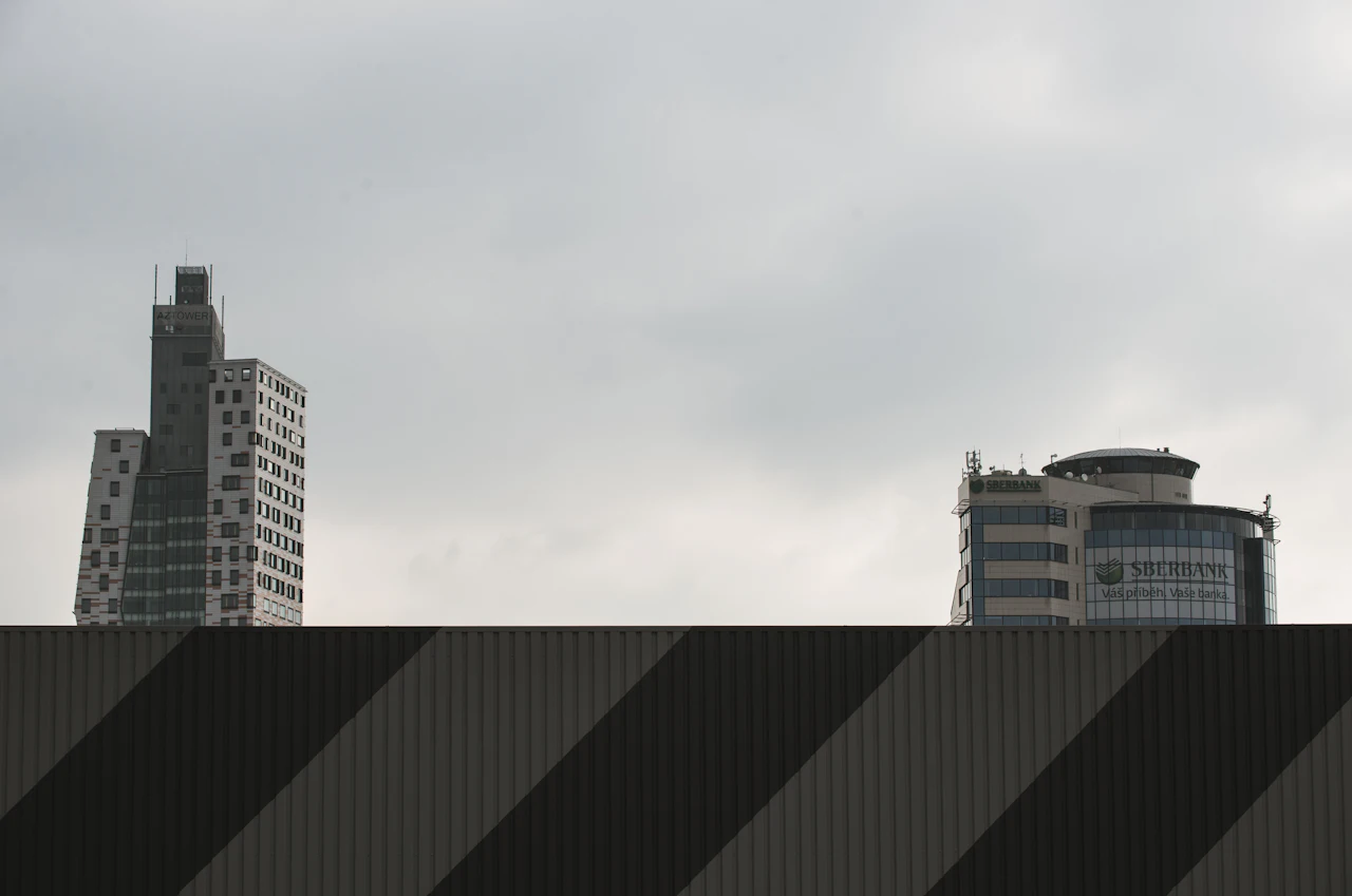 How to Invest in a Private REIT: Minimums, Yield & Liquidity